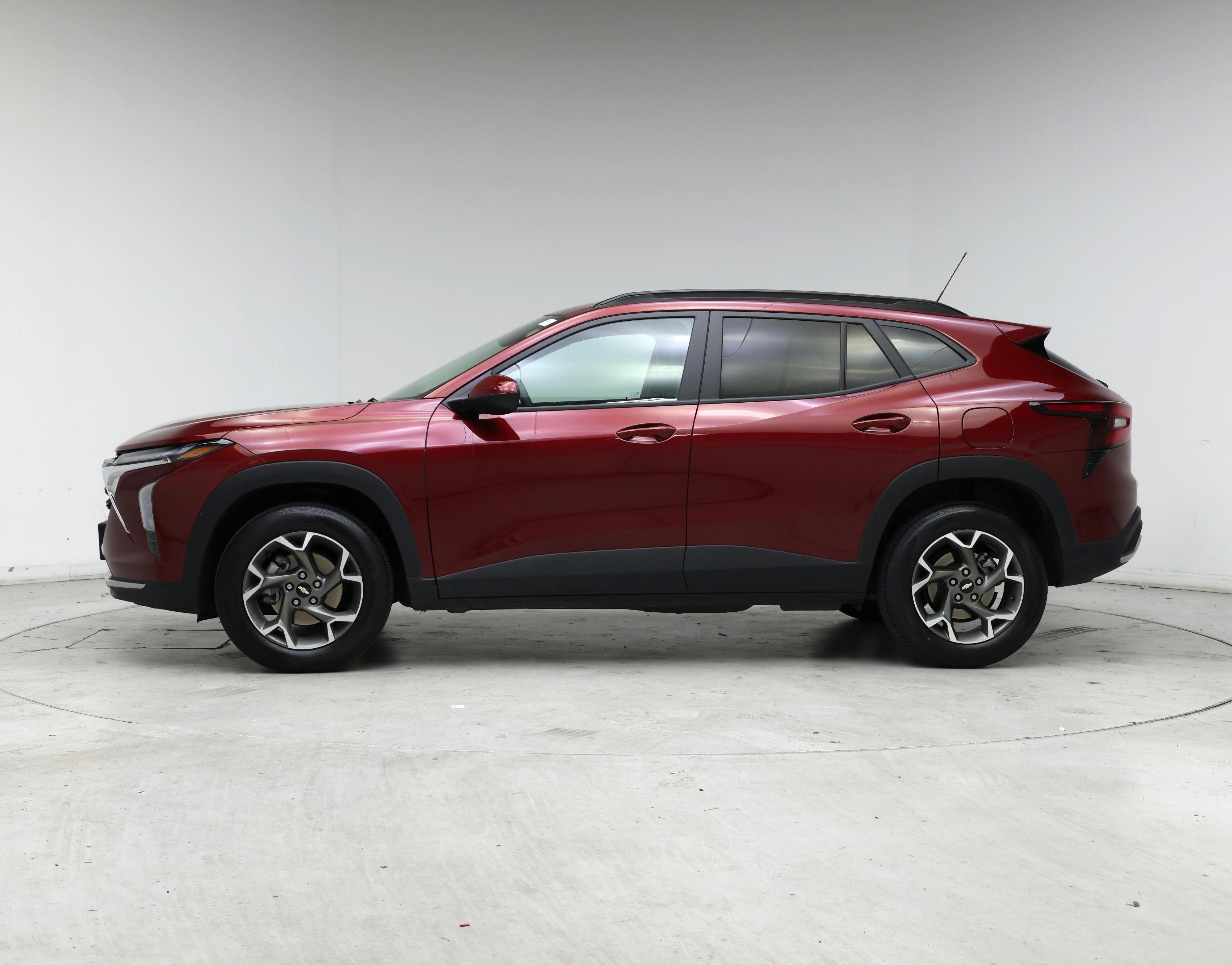 Thumbnail: 2025 Chevrolet Trax - 3