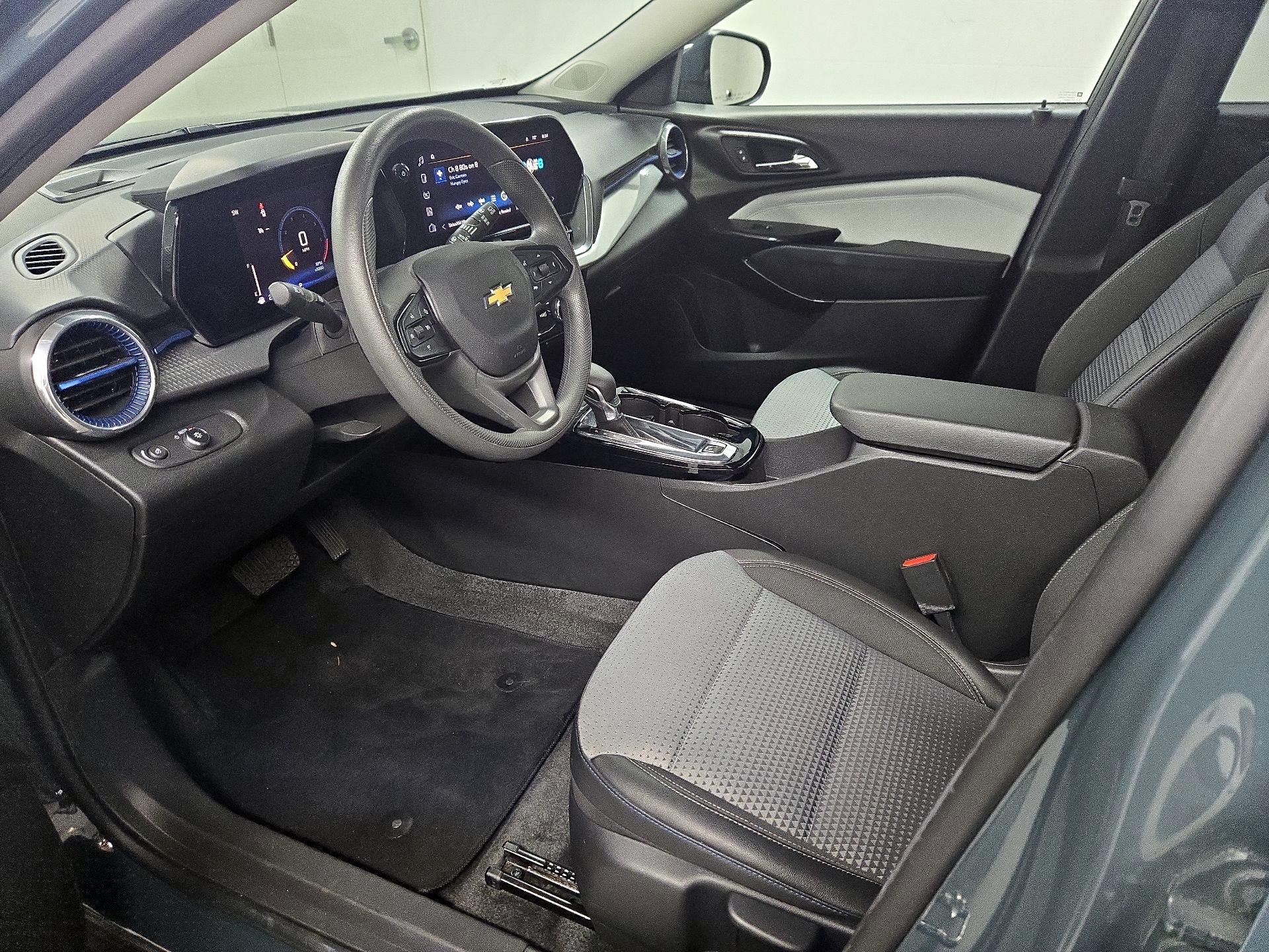 Thumbnail: 2025 Chevrolet Trax - 11