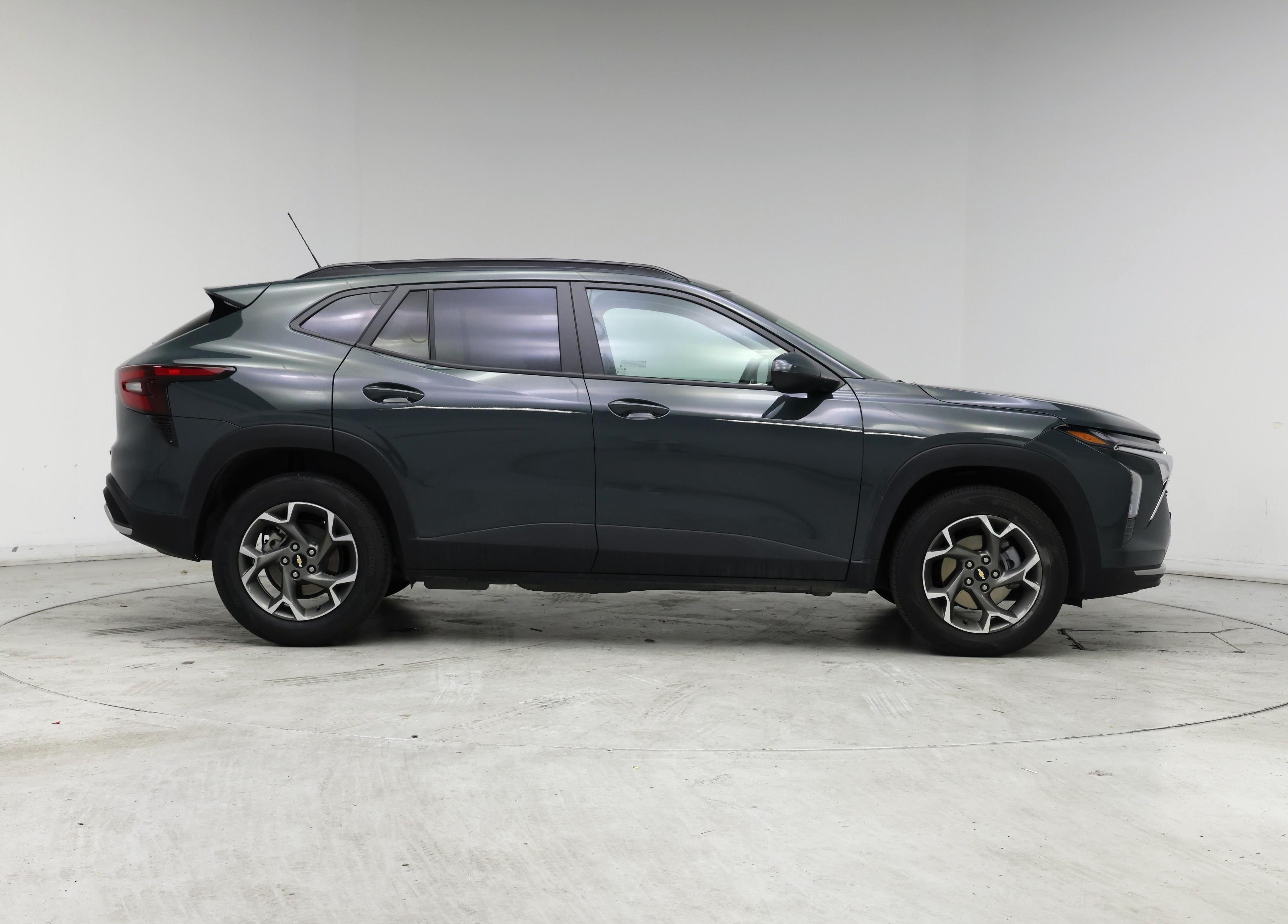Thumbnail: 2025 Chevrolet Trax - 7