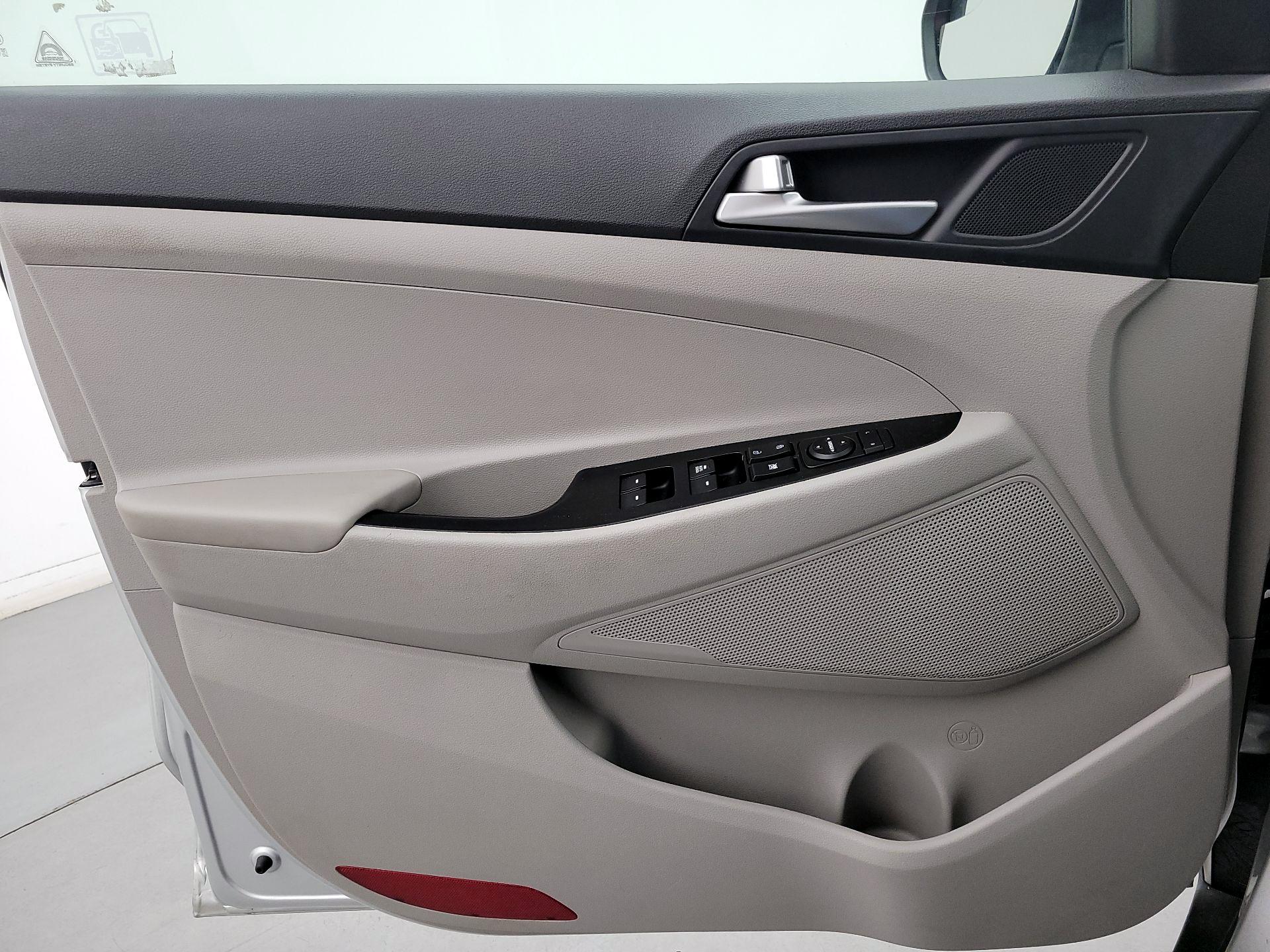 Thumbnail: 2019 Hyundai Tucson - 12
