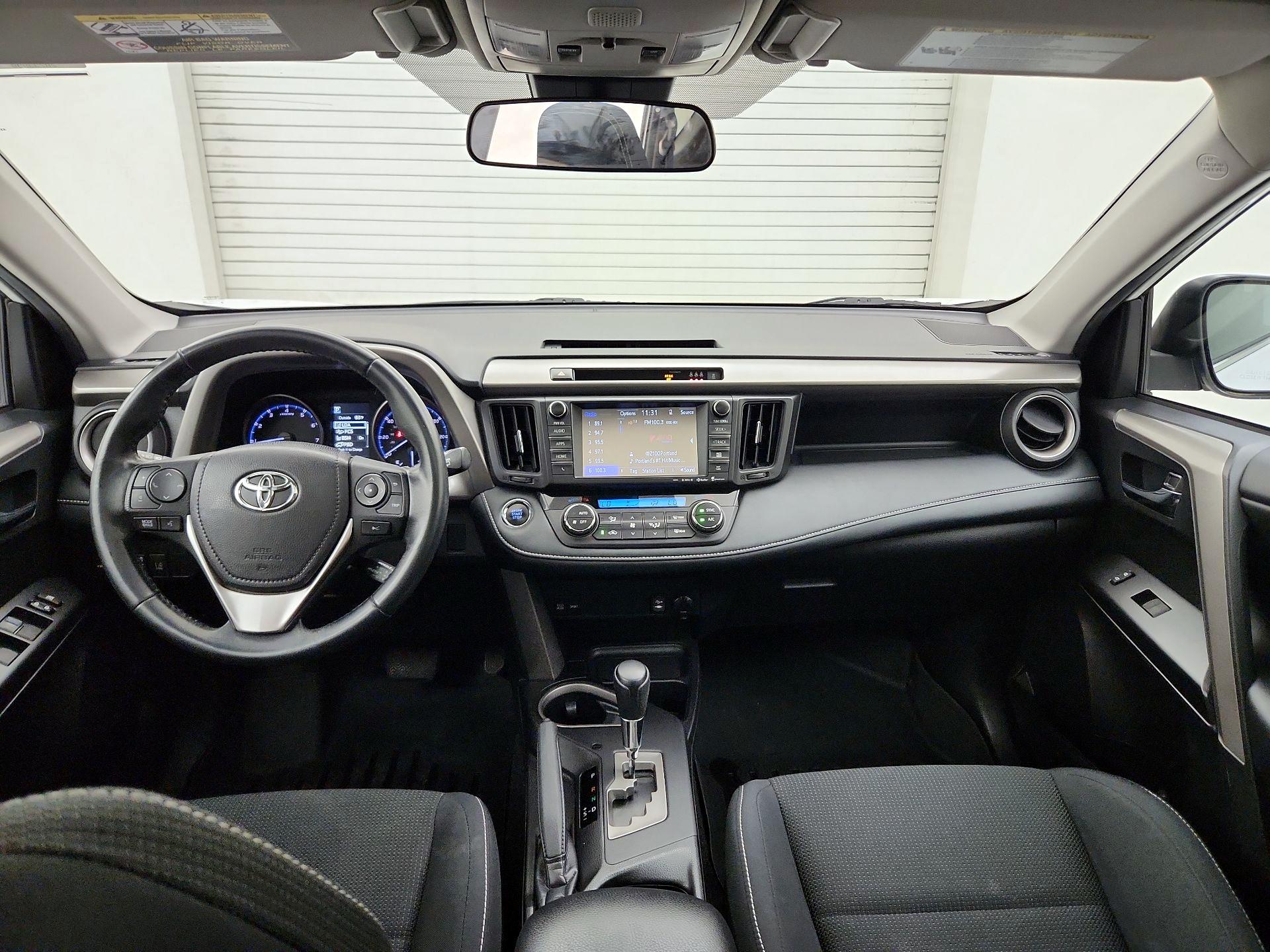 Thumbnail: 2018 Toyota RAV4 - 9
