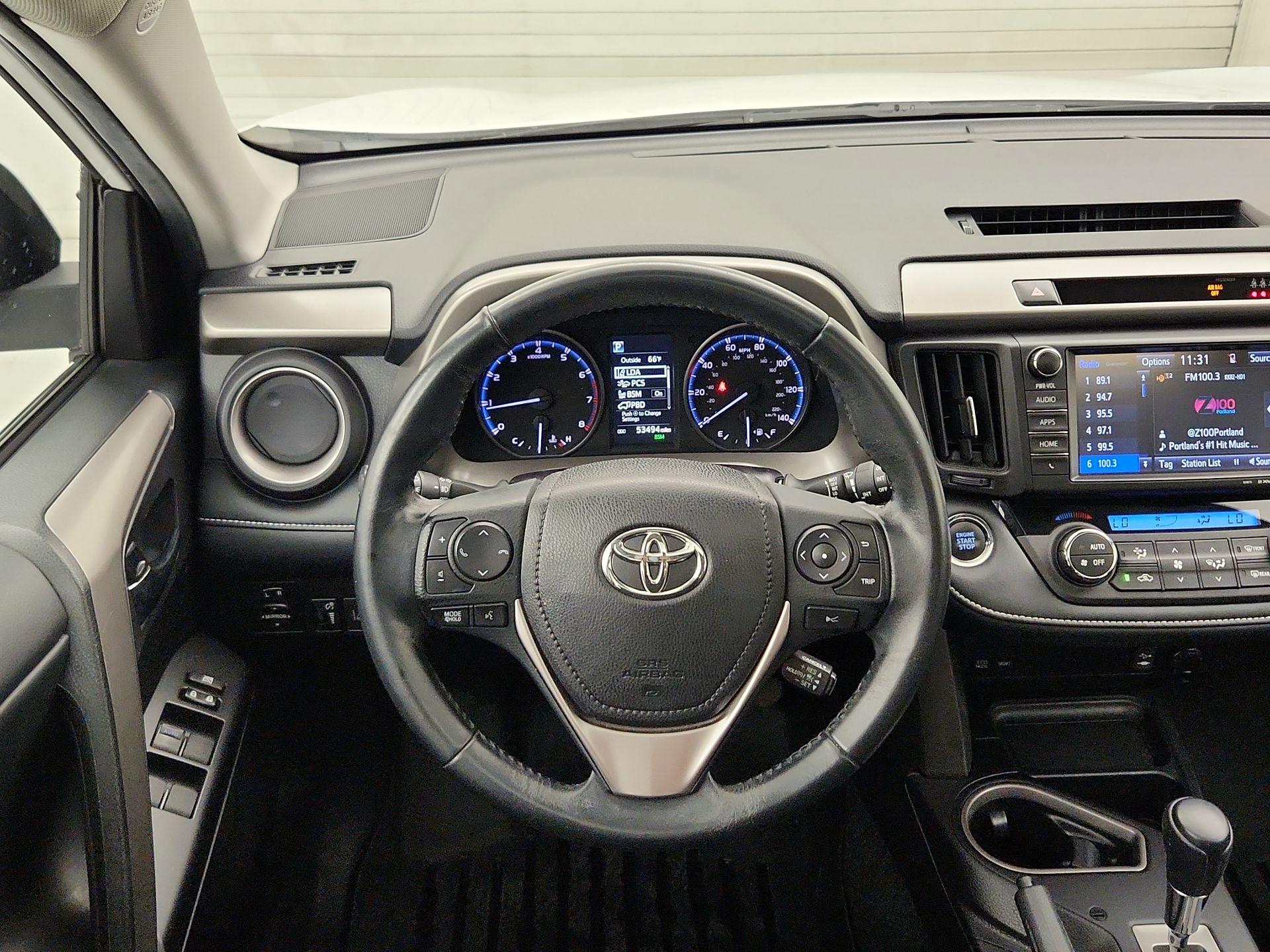 Thumbnail: 2018 Toyota RAV4 - 10