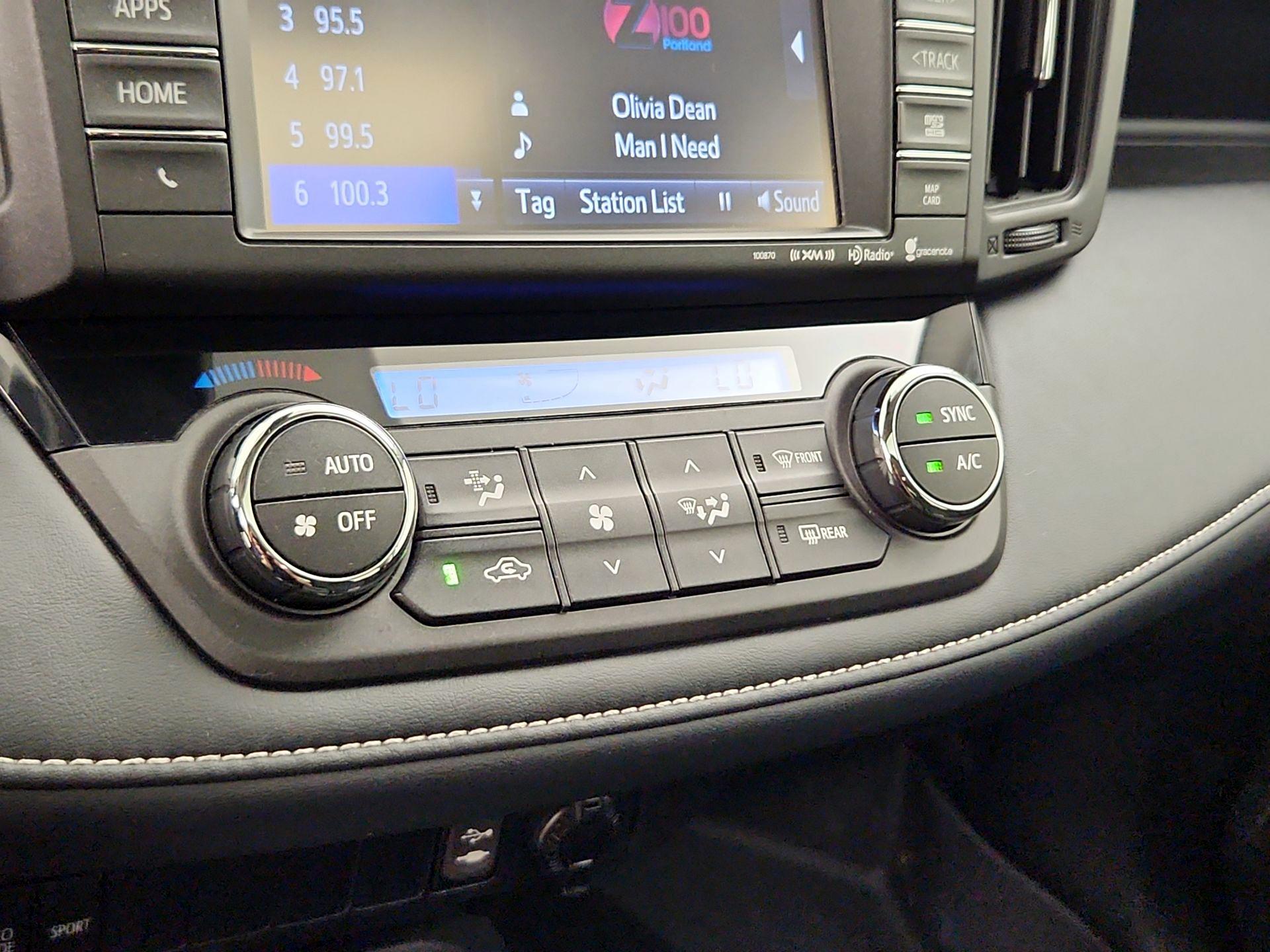 Thumbnail: 2018 Toyota RAV4 - 16