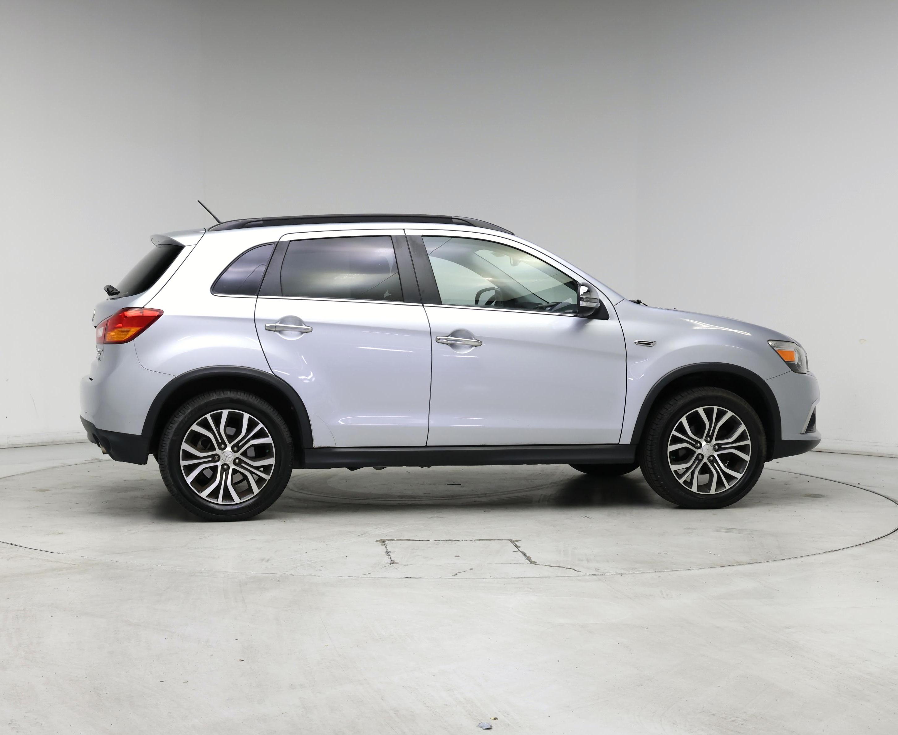 Thumbnail: 2016 Mitsubishi Outlander Sport - 7