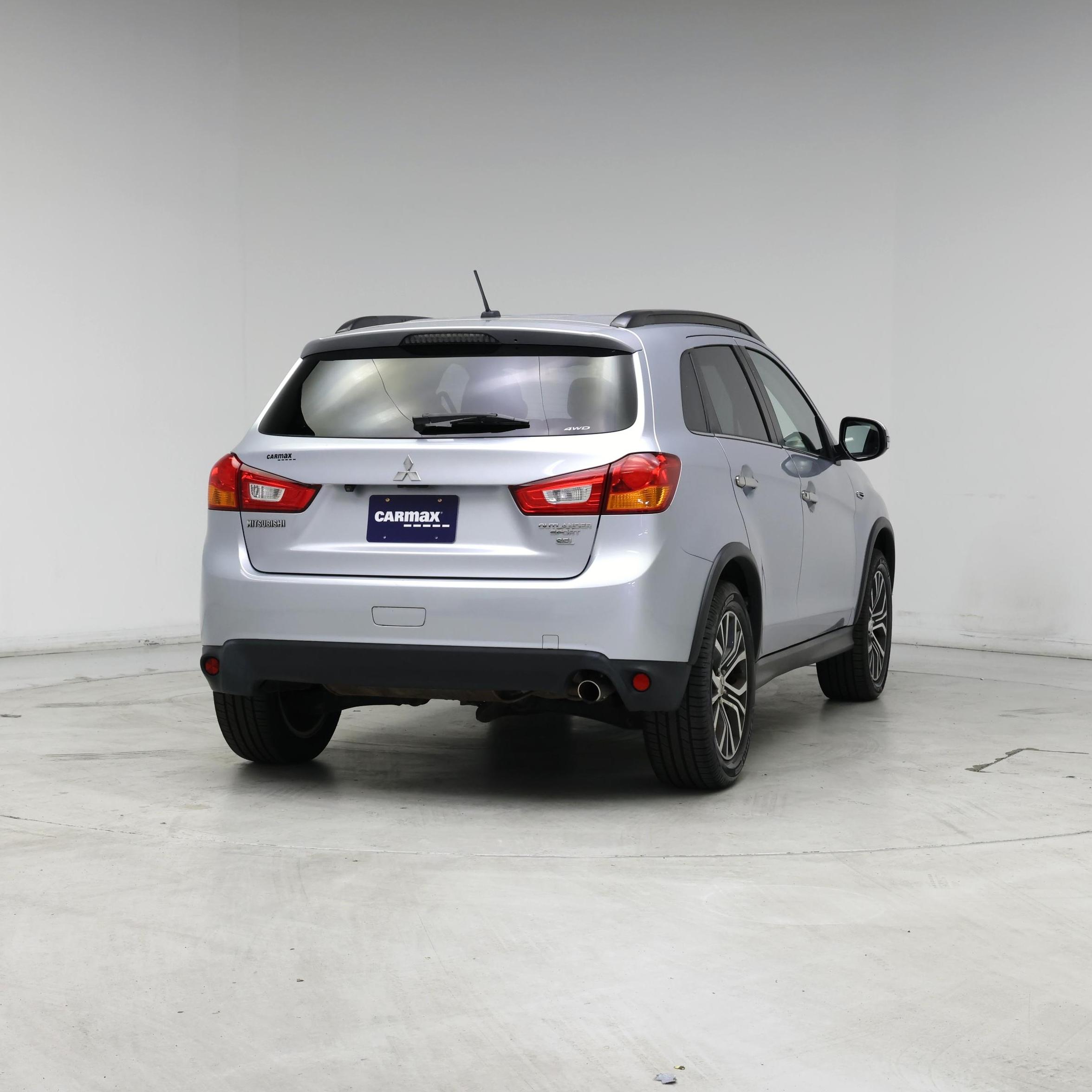 Thumbnail: 2016 Mitsubishi Outlander Sport - 8