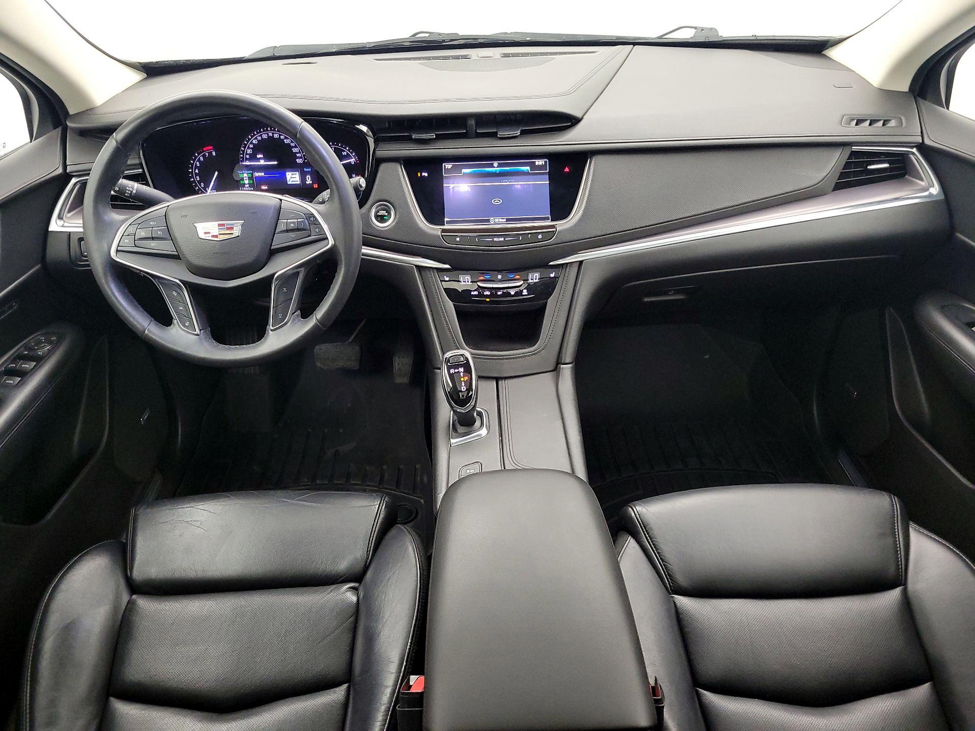 Thumbnail: 2017 Cadillac XT5 - 9