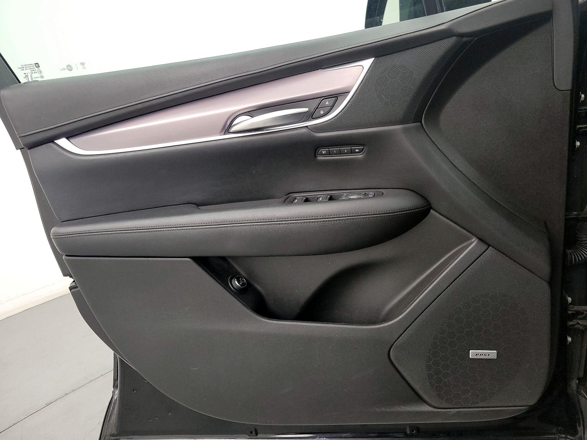 Thumbnail: 2017 Cadillac XT5 - 12