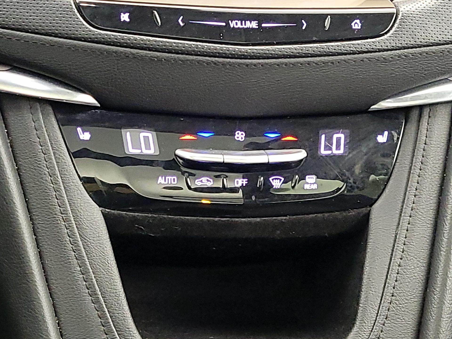 Thumbnail: 2017 Cadillac XT5 - 17