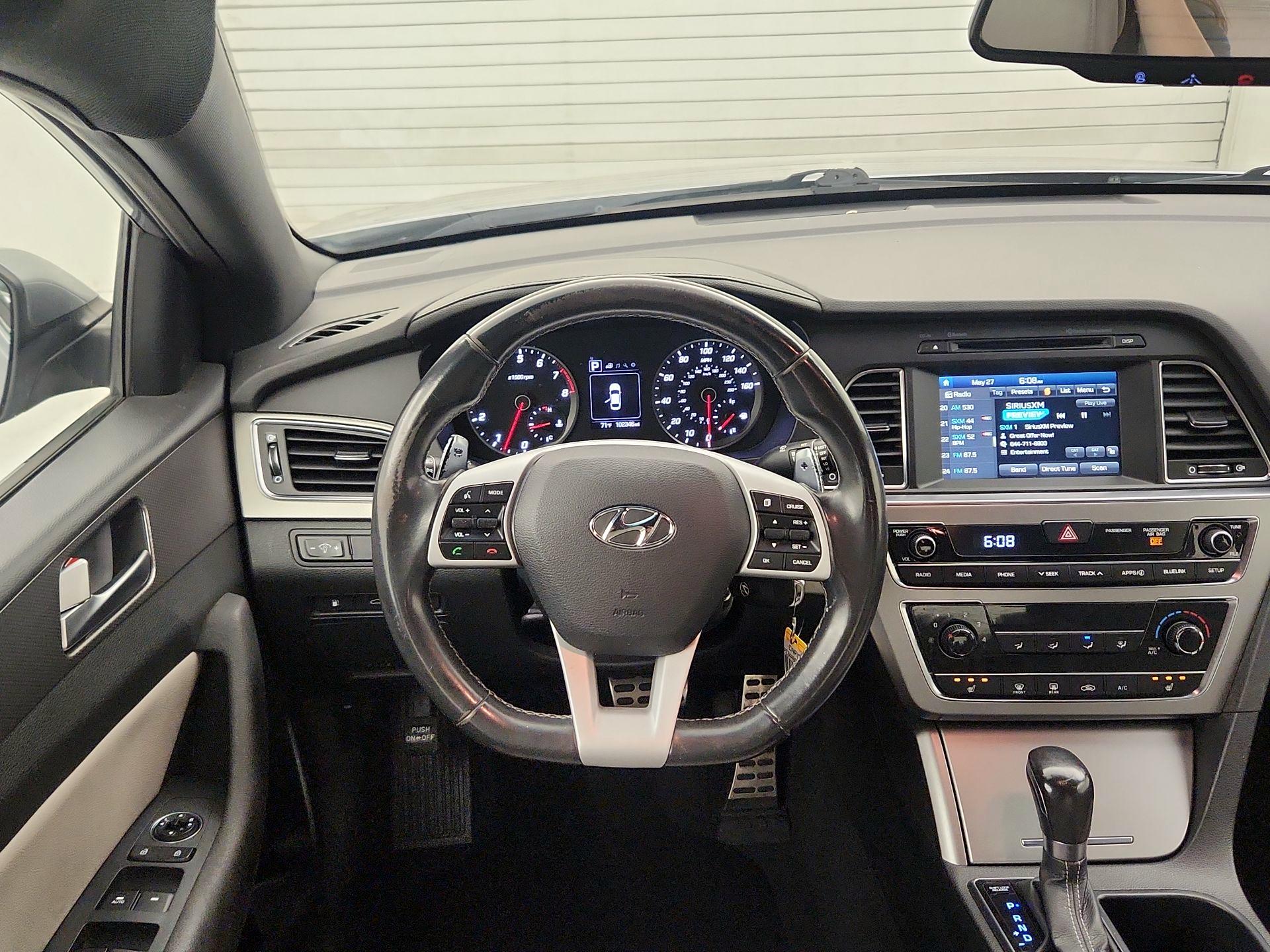 Thumbnail: 2017 Hyundai Sonata - 10
