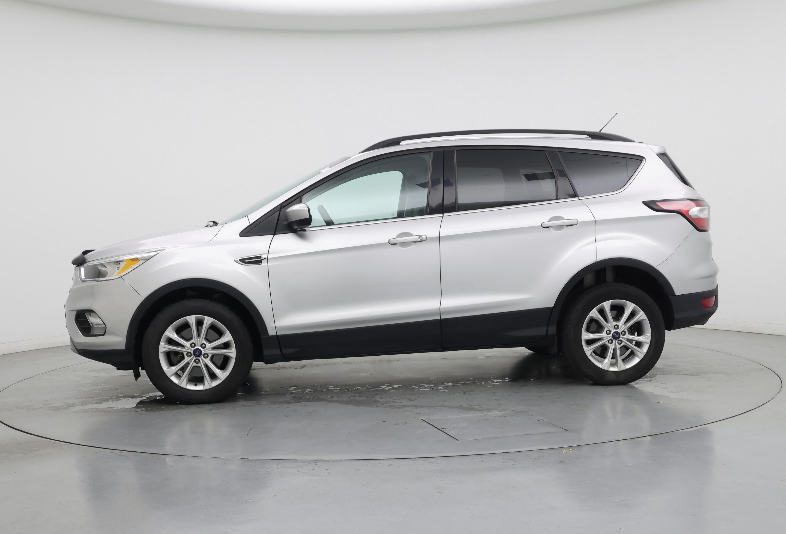 Thumbnail: 2018 Ford Escape - 3