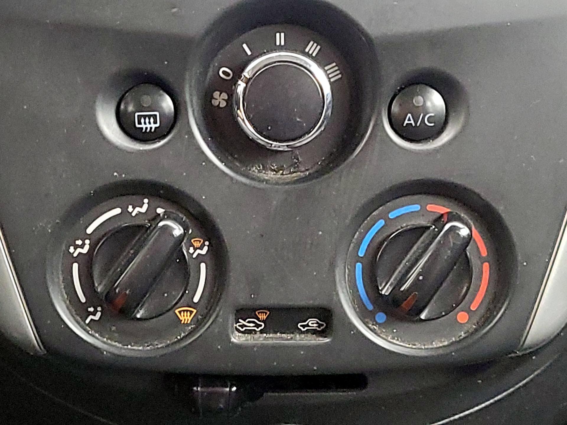 Thumbnail: 2018 Nissan Versa - 15