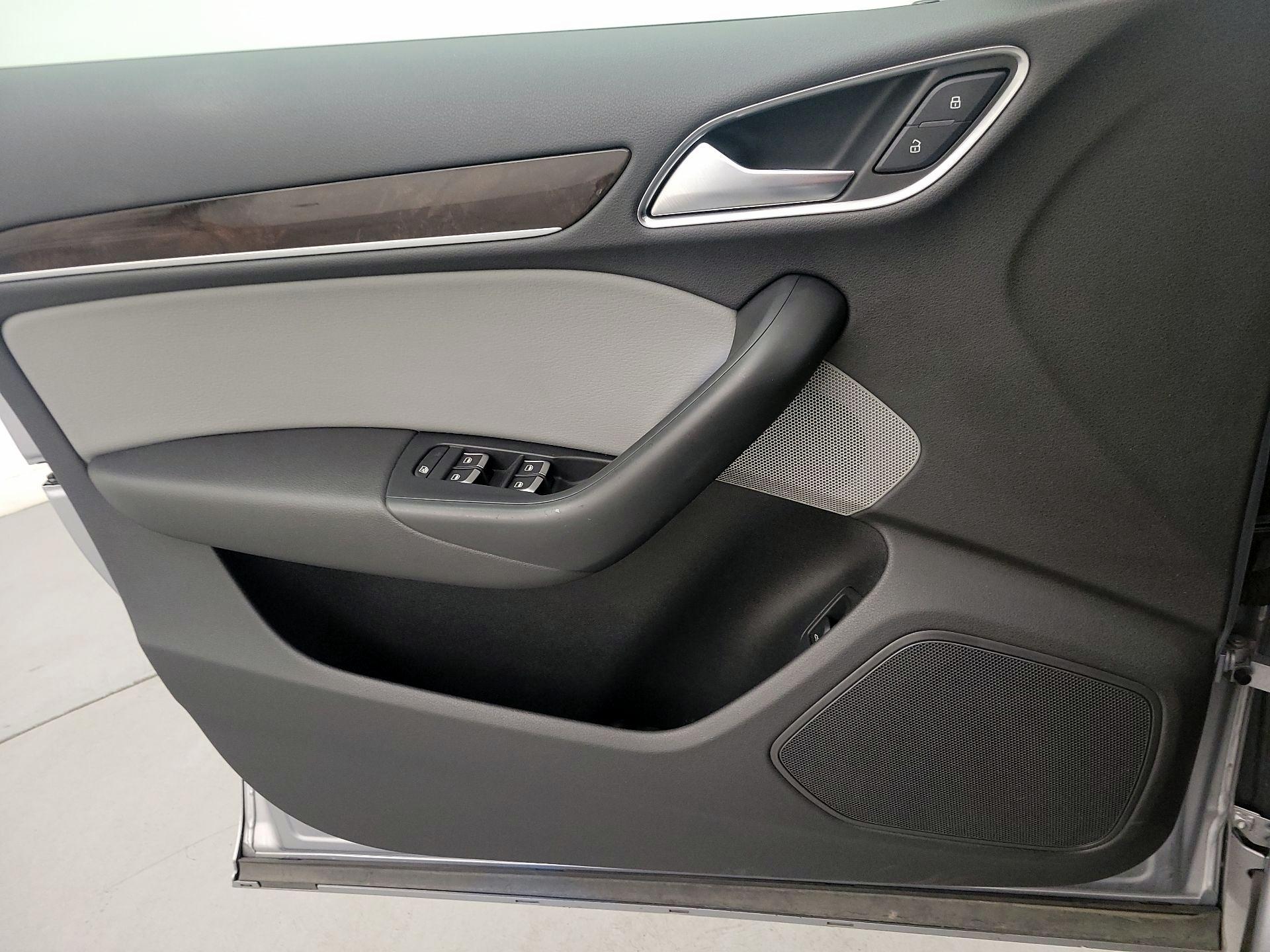 Thumbnail: 2016 Audi Q3 - 12