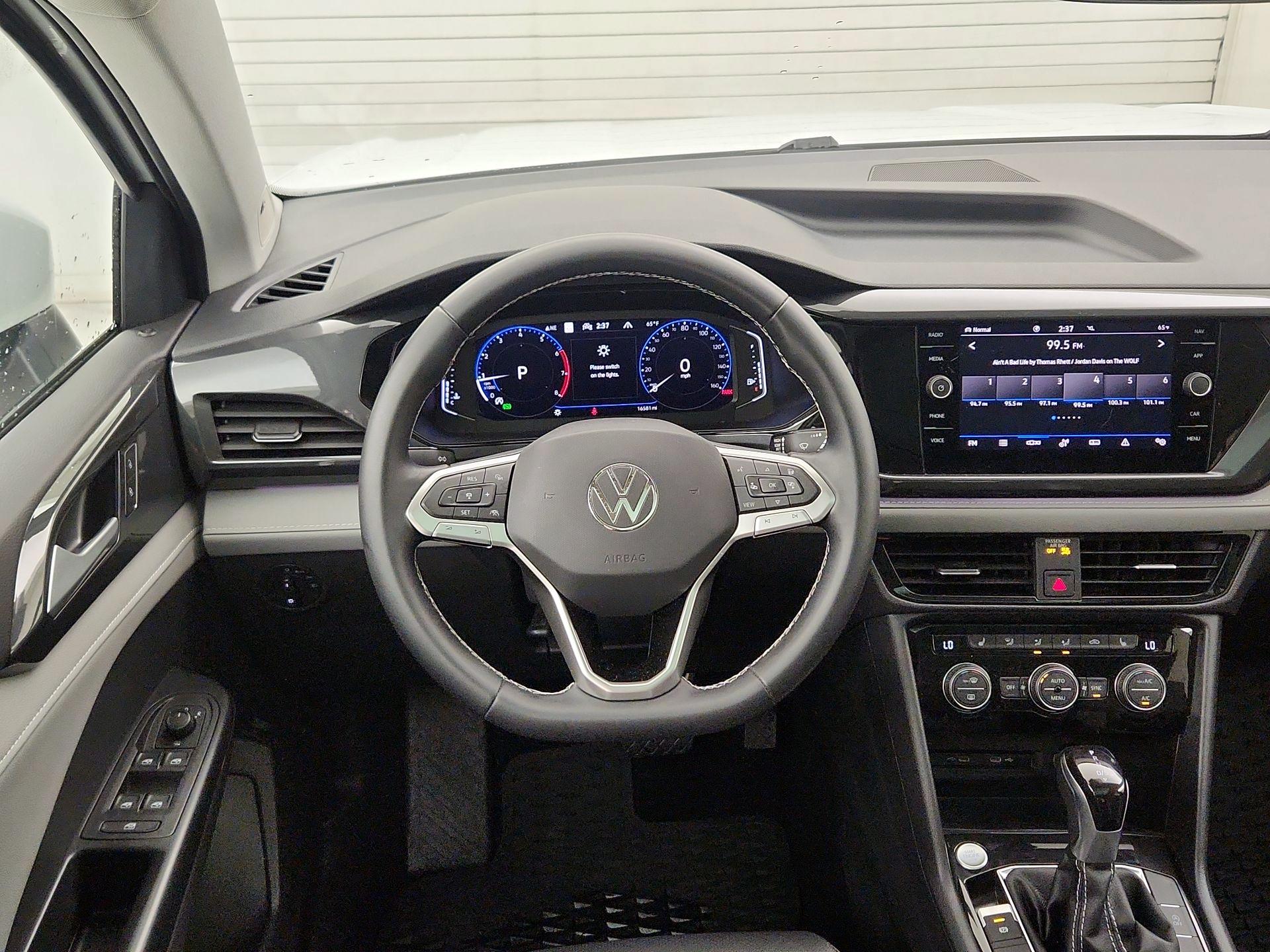 Thumbnail: 2023 Volkswagen Taos - 10