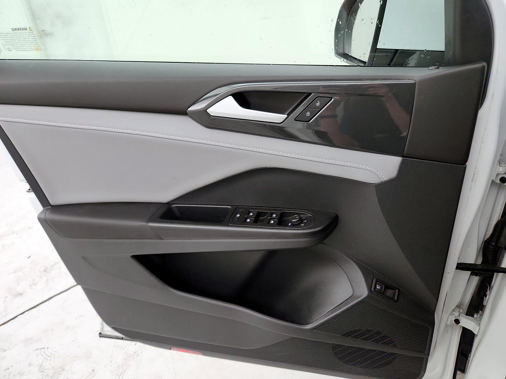 Thumbnail: 2023 Volkswagen Taos - 12