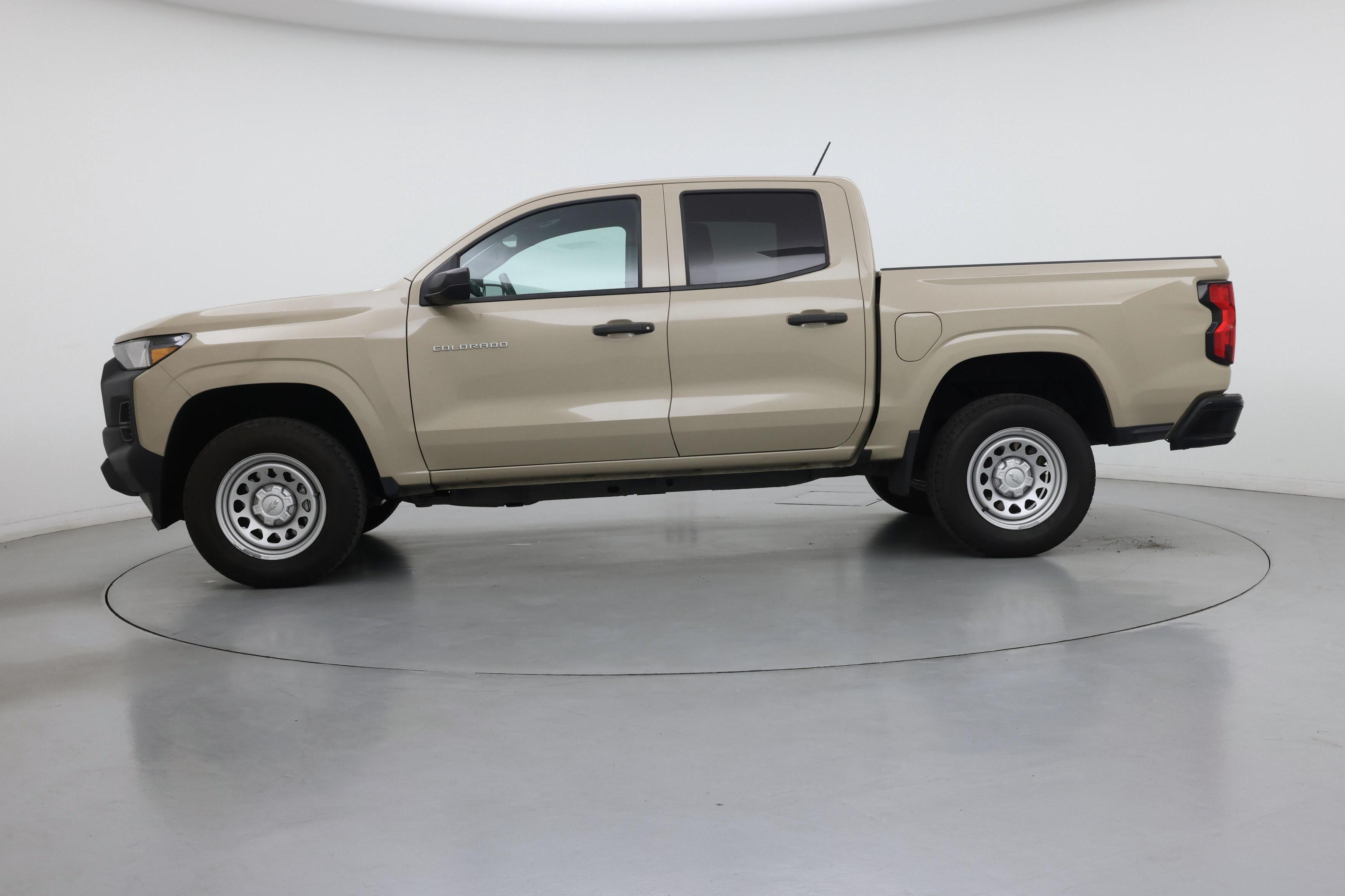 Thumbnail: 2023 Chevrolet Colorado - 3