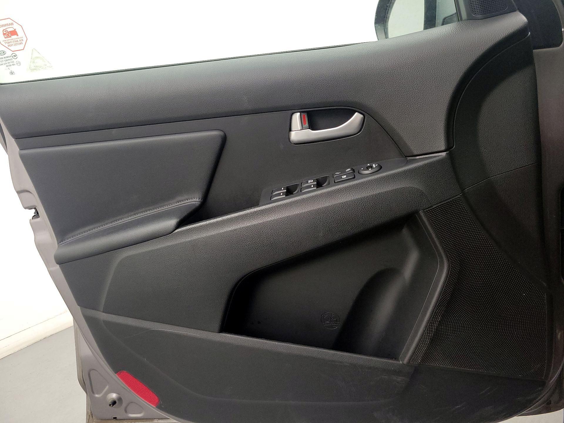 Thumbnail: 2014 Kia Sportage - 12