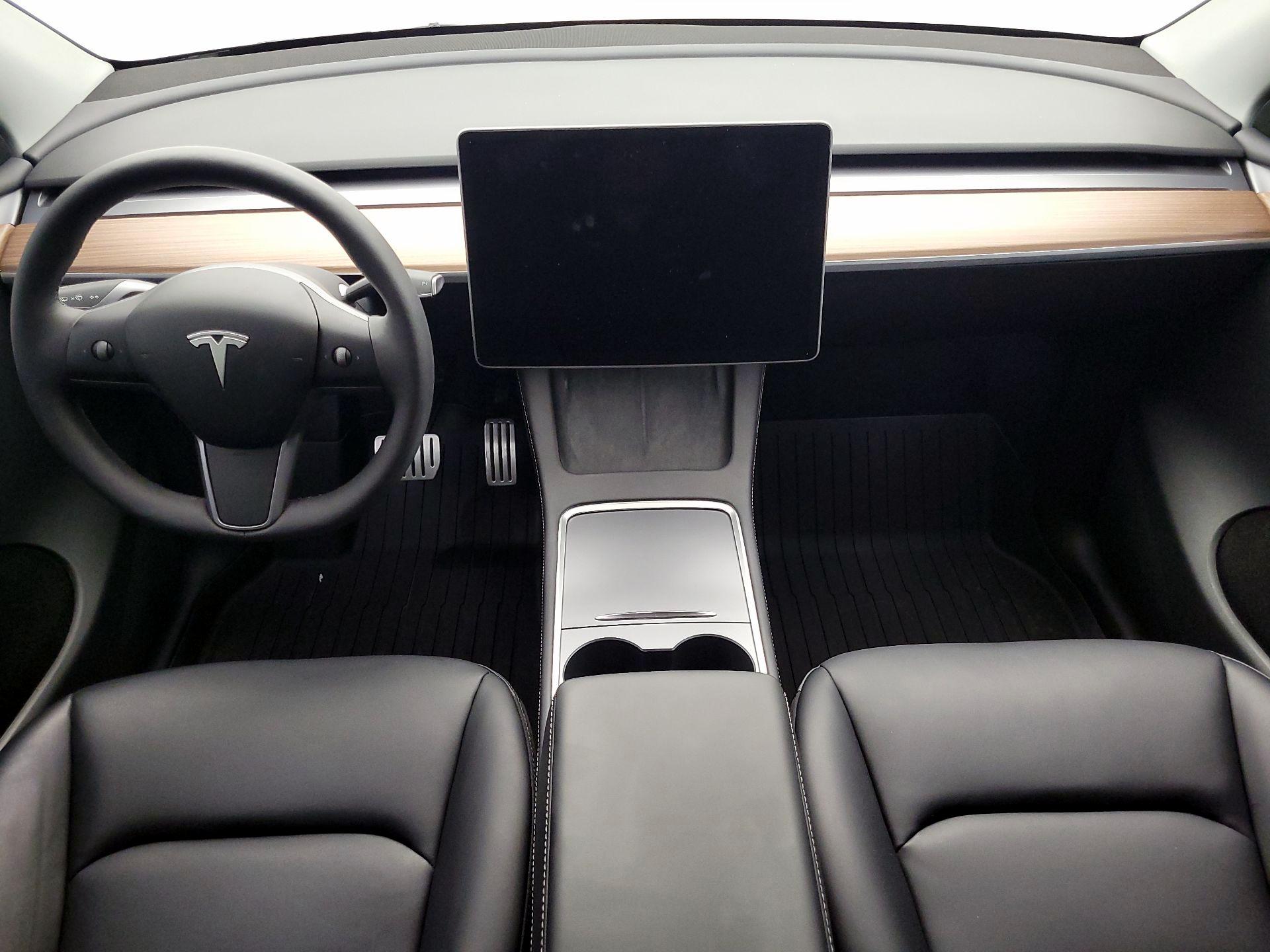 Thumbnail: 2025 Tesla Model Y - 9