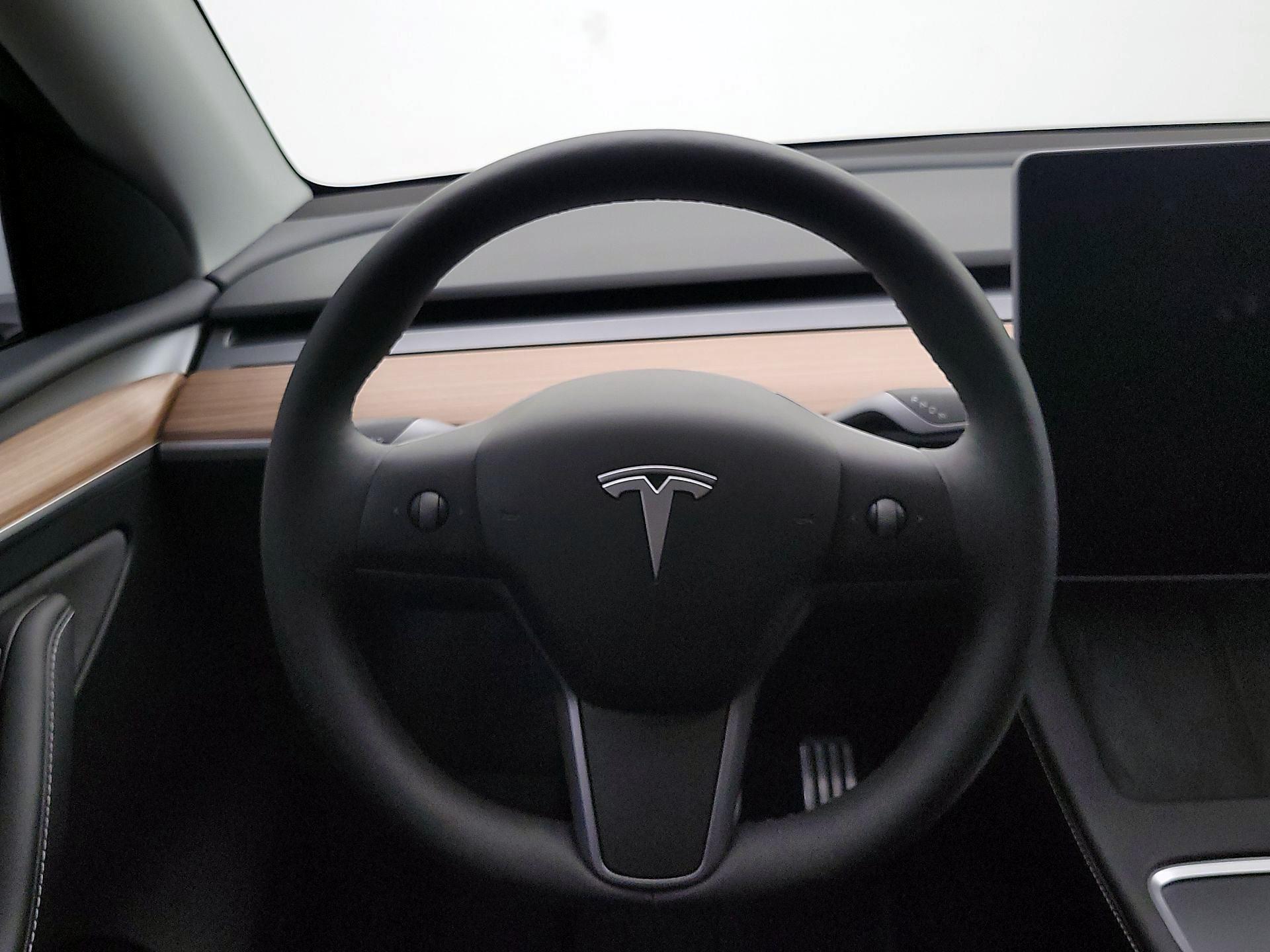 Thumbnail: 2025 Tesla Model Y - 10