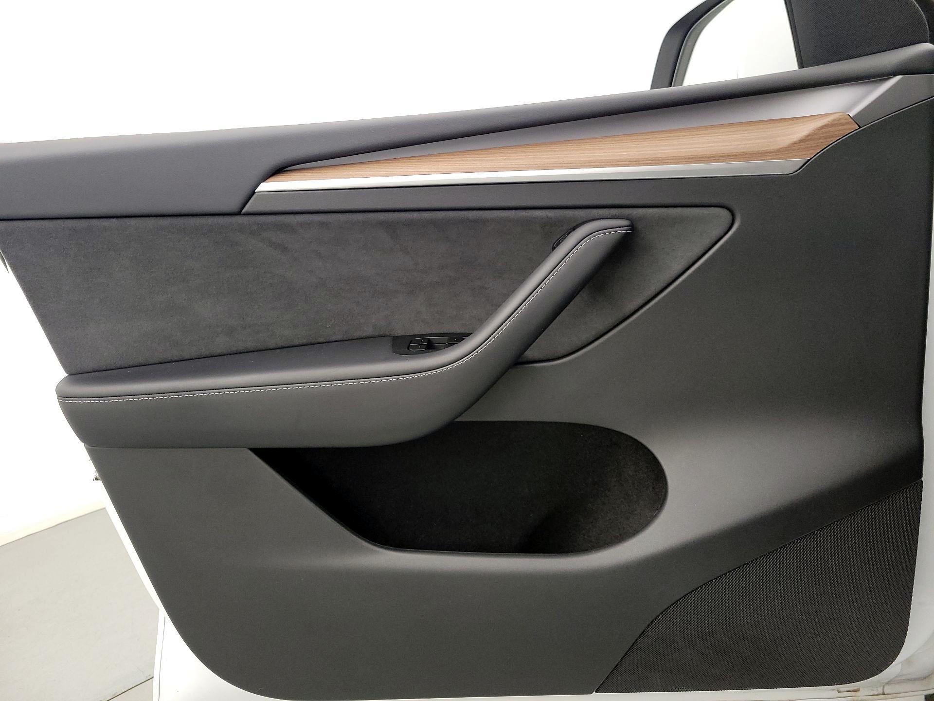 Thumbnail: 2025 Tesla Model Y - 12