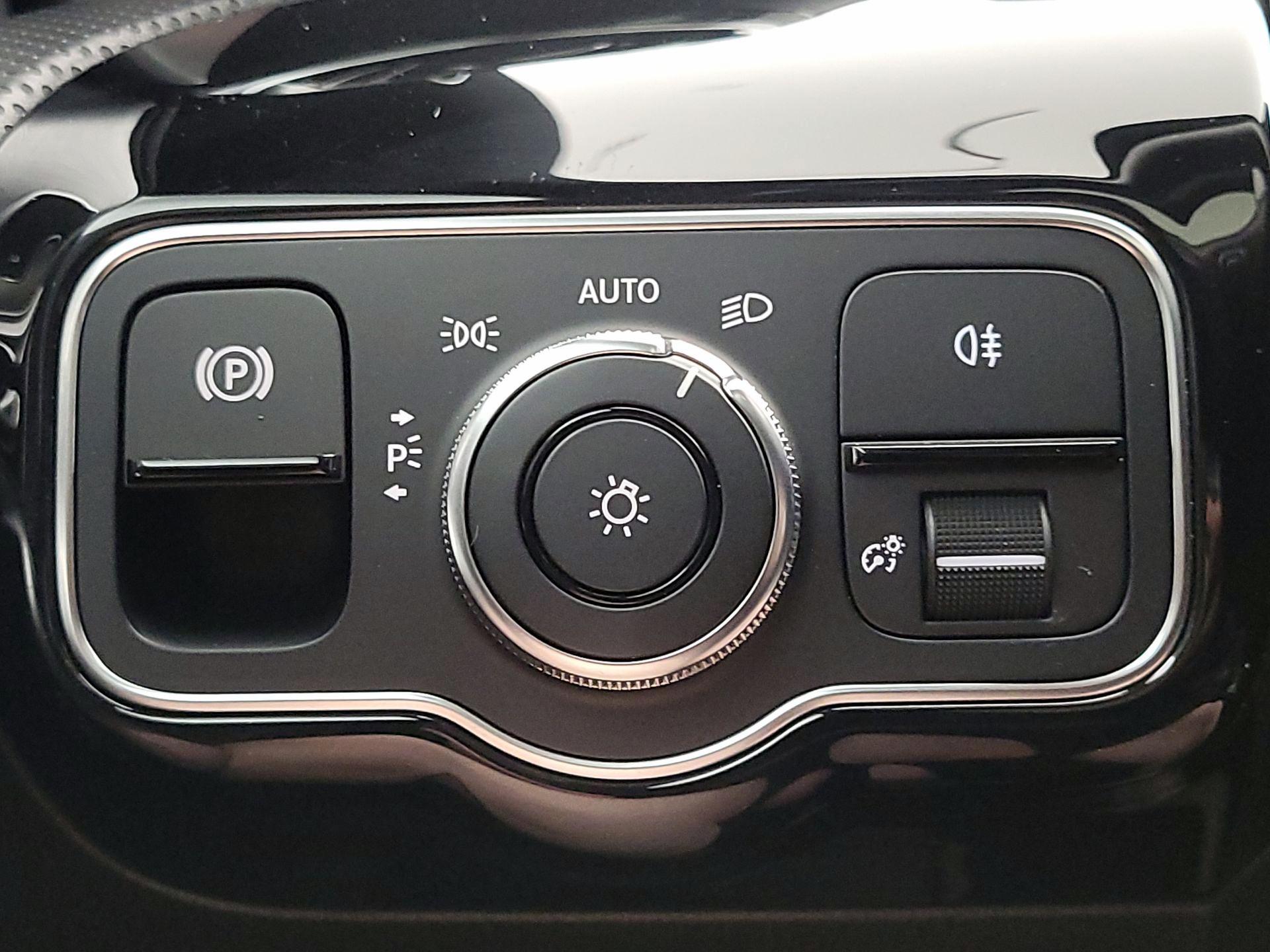 Thumbnail: 2019 Mercedes-Benz A-Class - 13