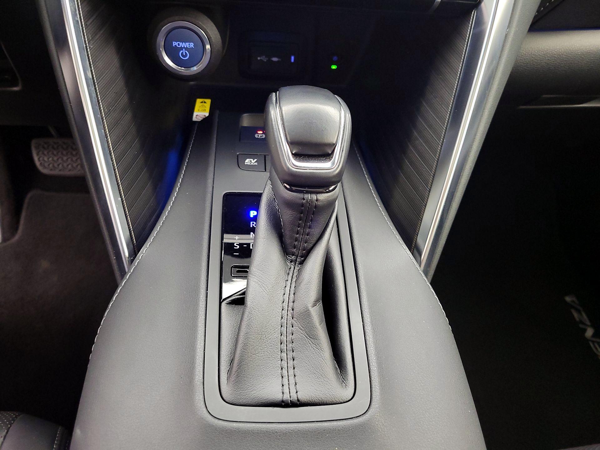 Thumbnail: 2021 Toyota Venza - 18