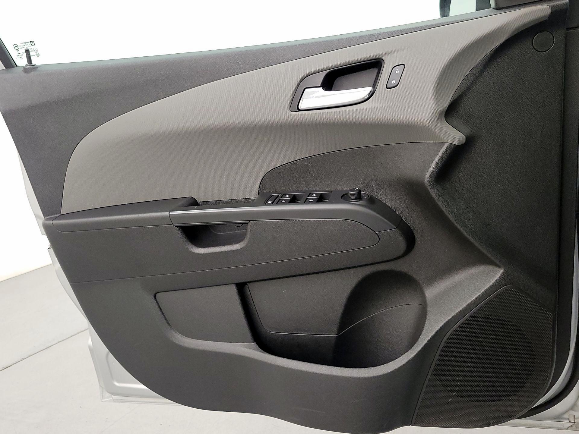 Thumbnail: 2017 Chevrolet Sonic - 12