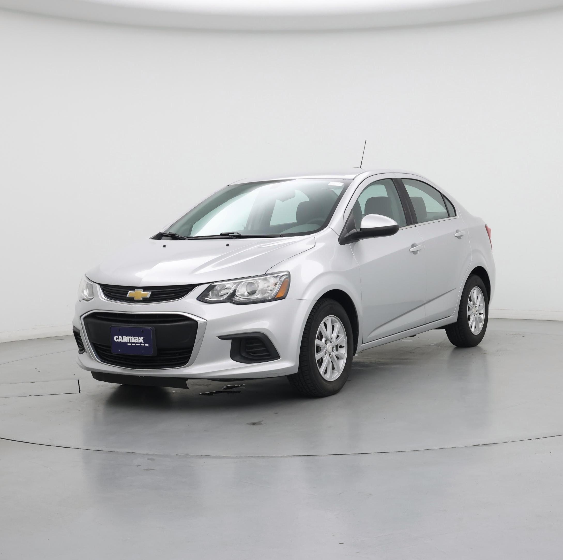 Thumbnail: 2017 Chevrolet Sonic - 4
