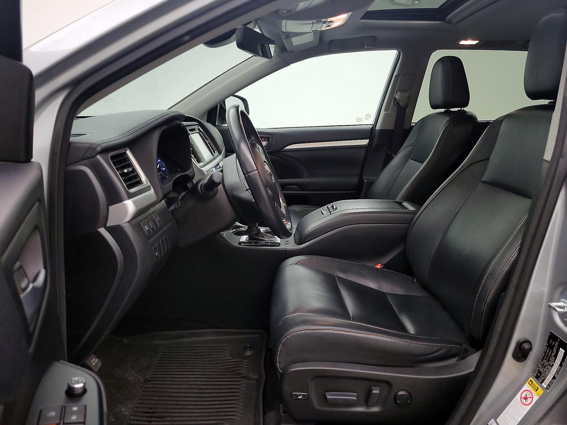 Thumbnail: 2017 Toyota Highlander - 11