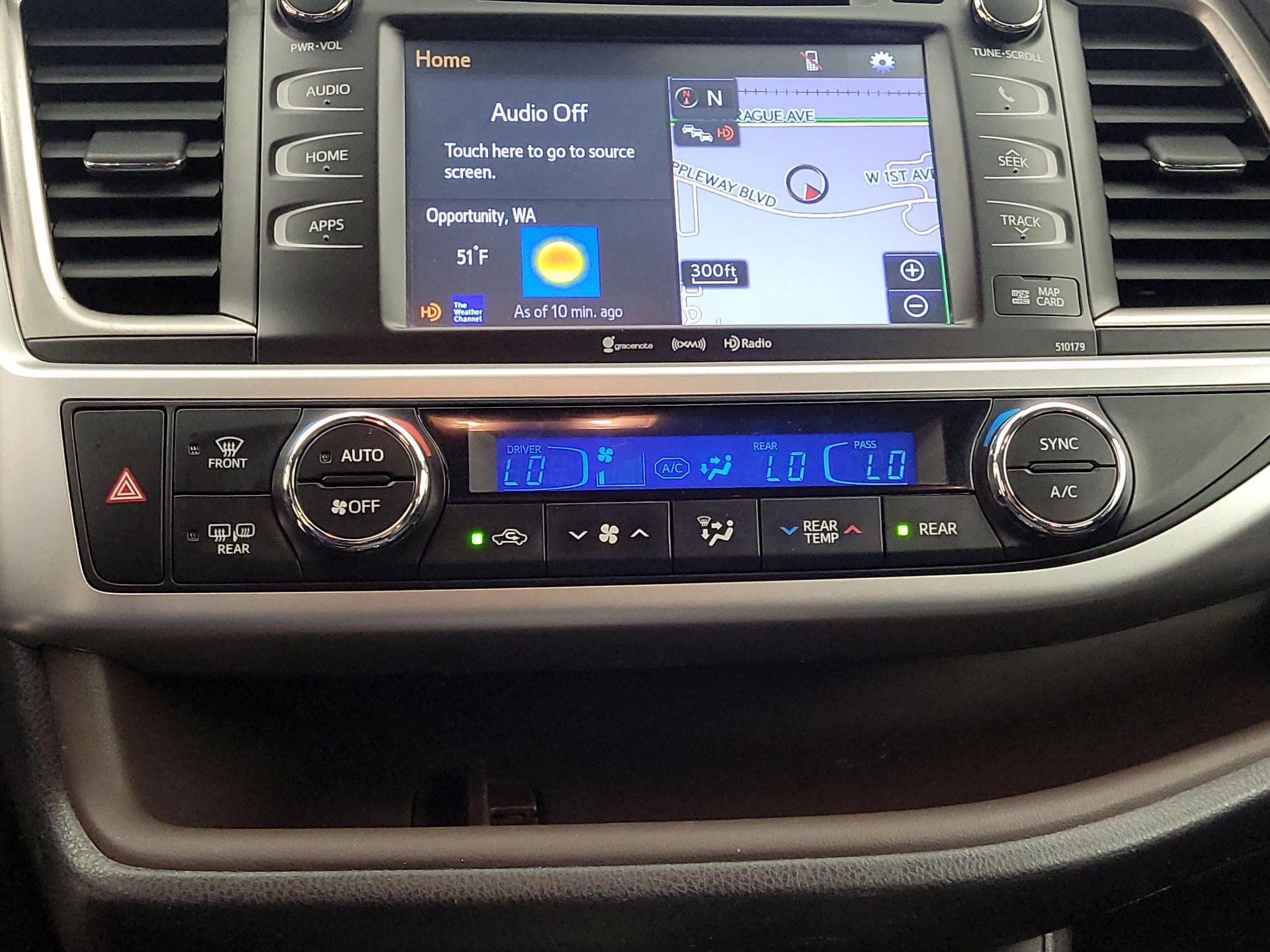 Thumbnail: 2017 Toyota Highlander - 17