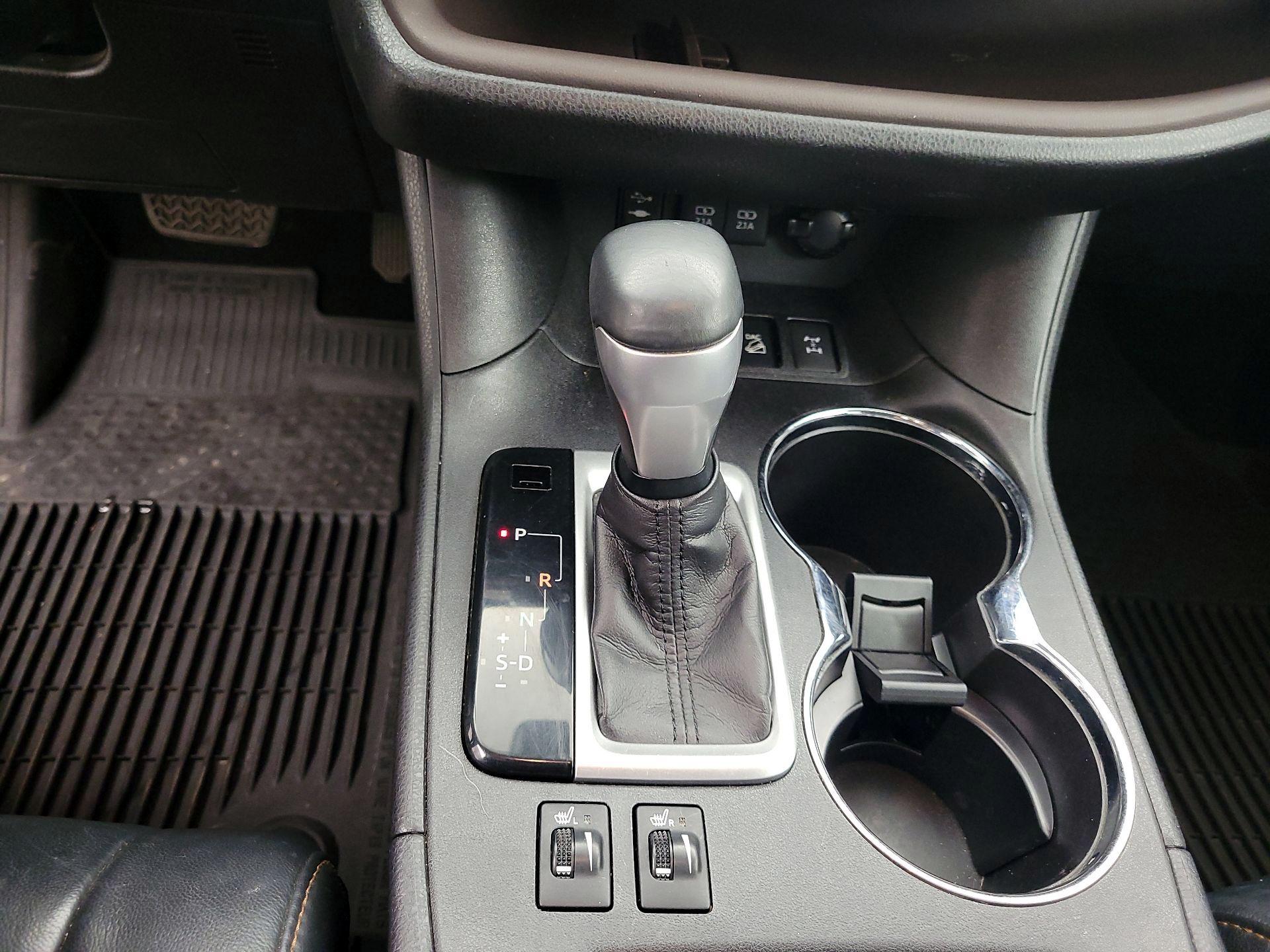 Thumbnail: 2017 Toyota Highlander - 18