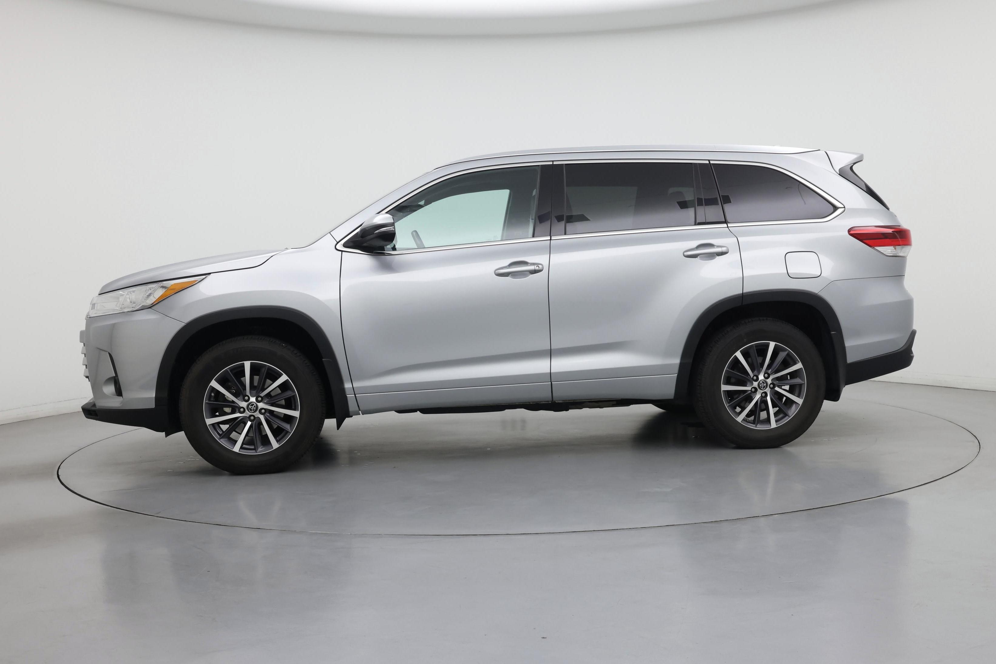 Thumbnail: 2017 Toyota Highlander - 3
