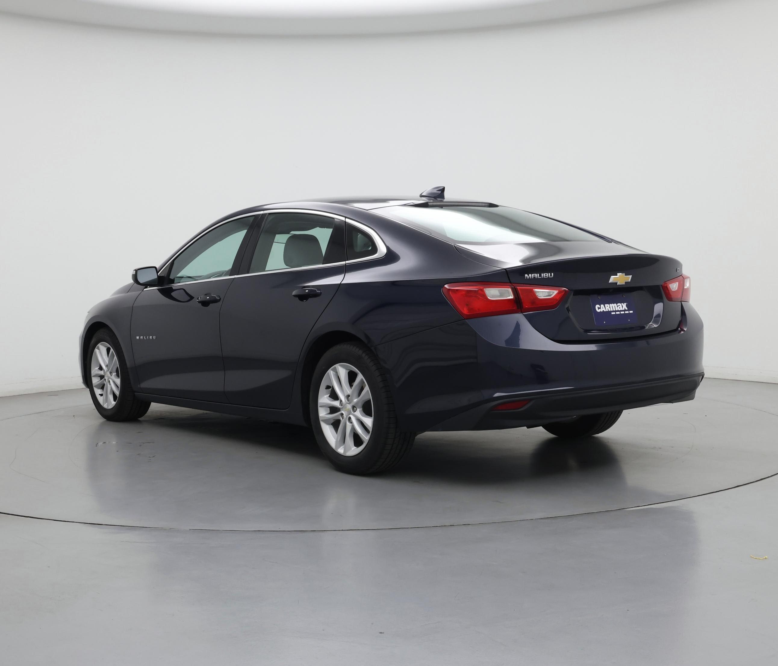 Thumbnail: 2017 Chevrolet Malibu - 2