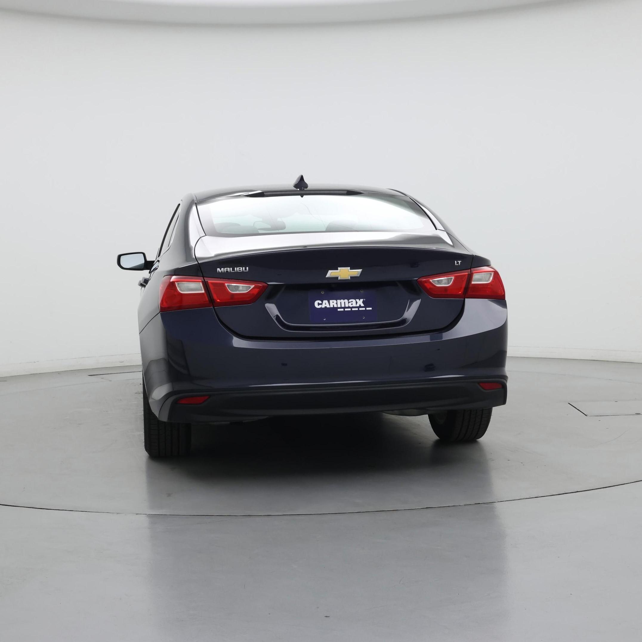 Thumbnail: 2017 Chevrolet Malibu - 6