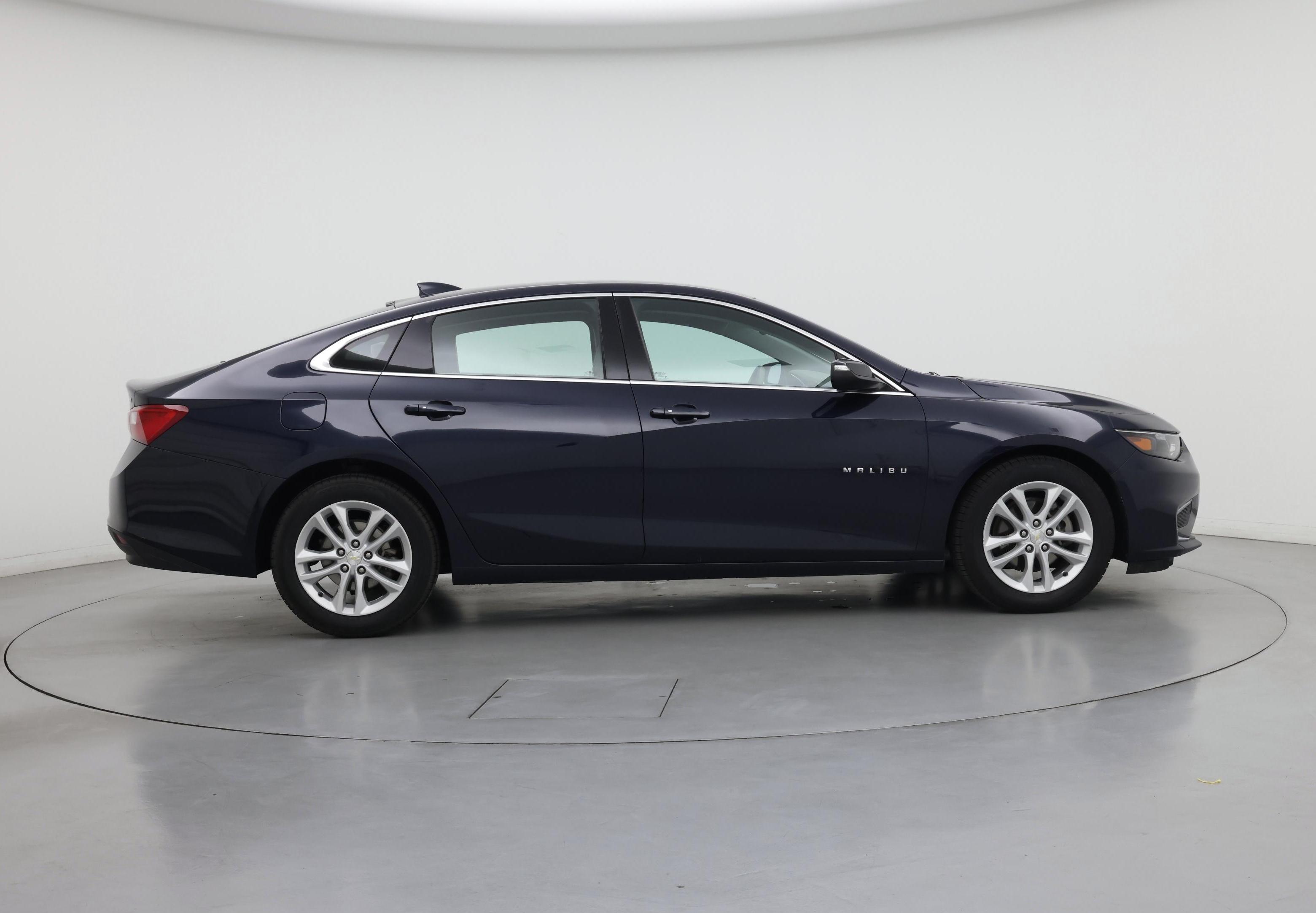 Thumbnail: 2017 Chevrolet Malibu - 7
