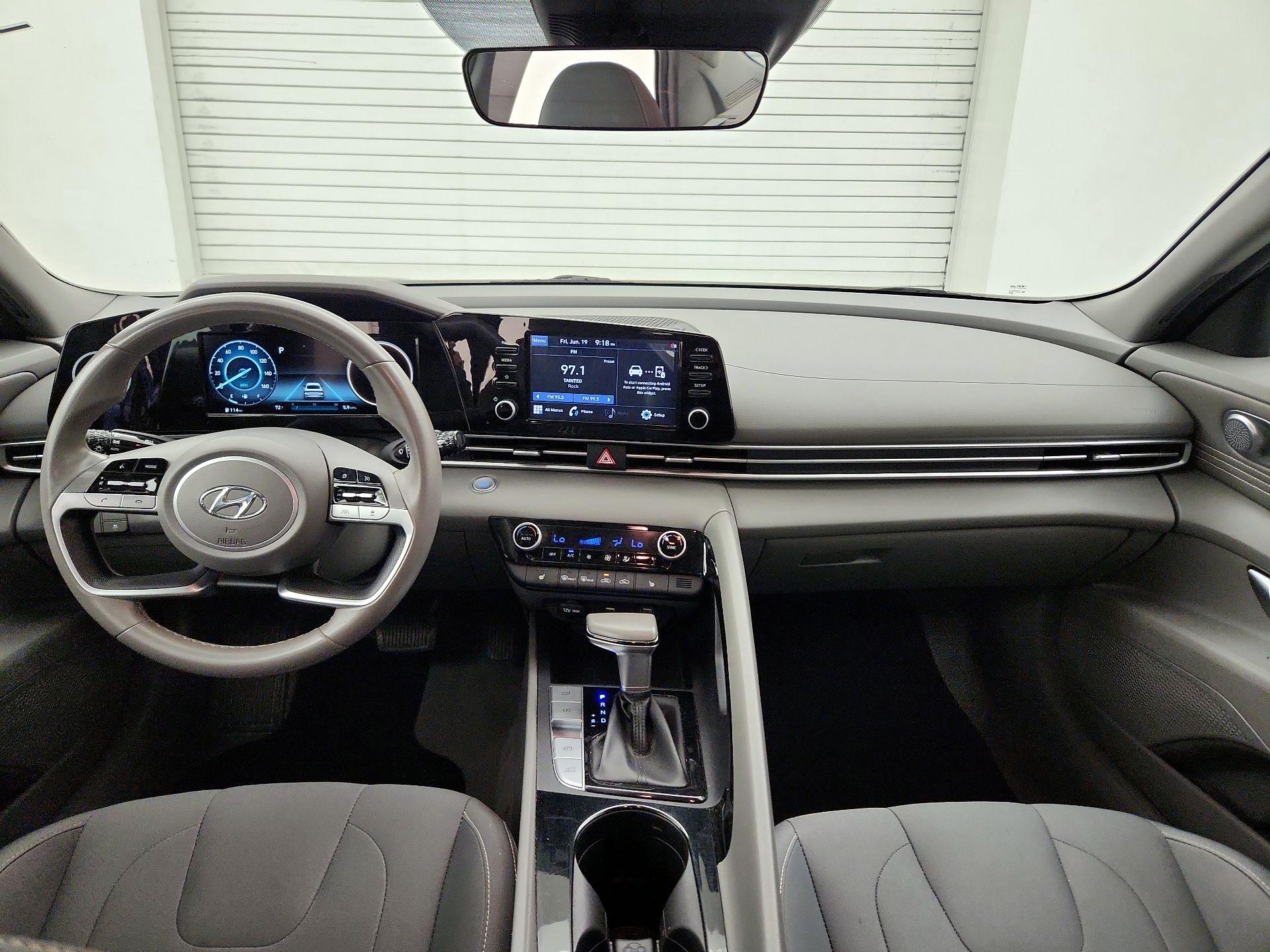 Thumbnail: 2022 Hyundai Elantra - 9