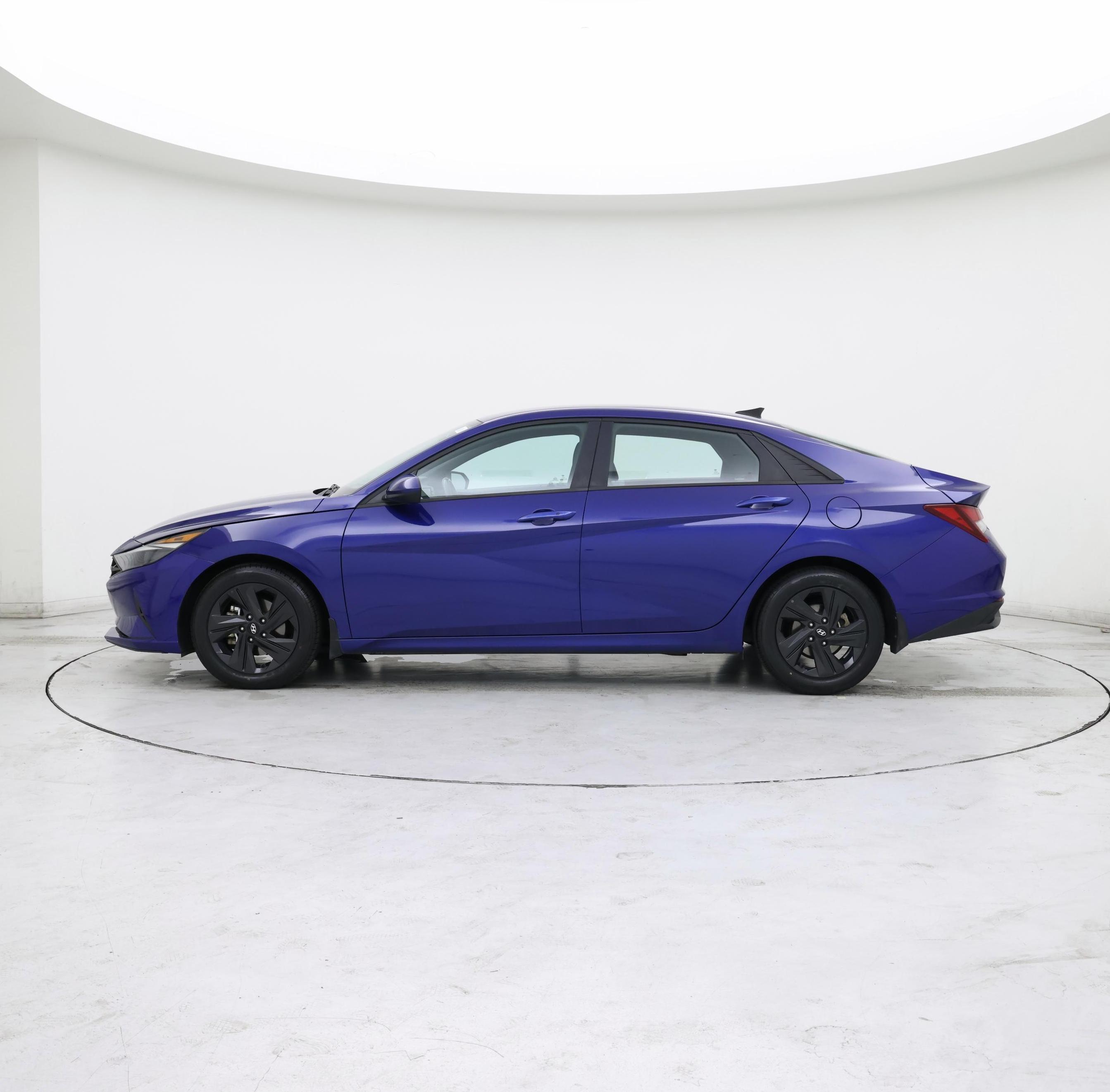 Thumbnail: 2022 Hyundai Elantra - 3