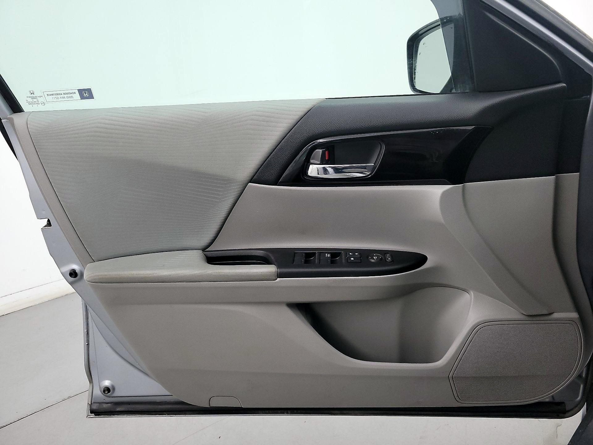 Thumbnail: 2017 Honda Accord - 12