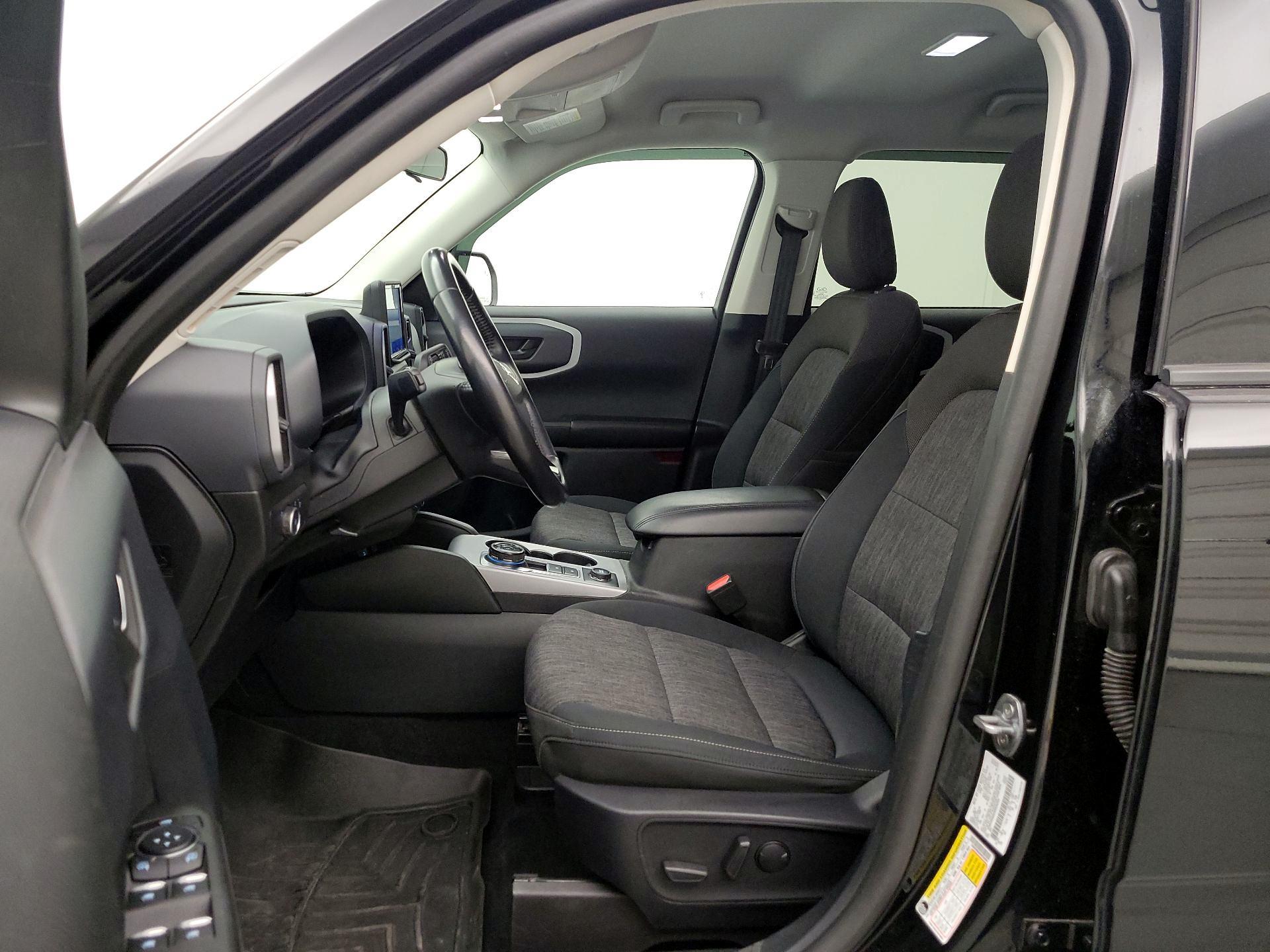 Thumbnail: 2022 Ford Bronco Sport - 11