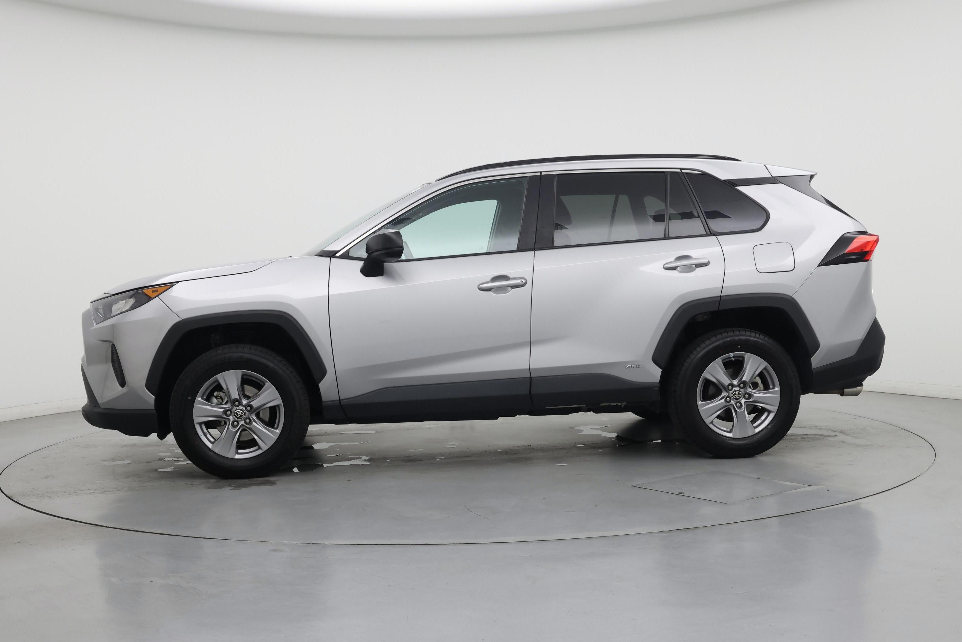 Thumbnail: 2022 Toyota RAV4 - 3