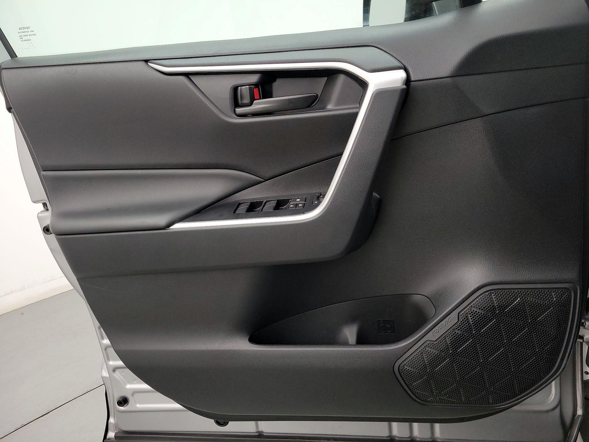 Thumbnail: 2023 Toyota RAV4 - 12