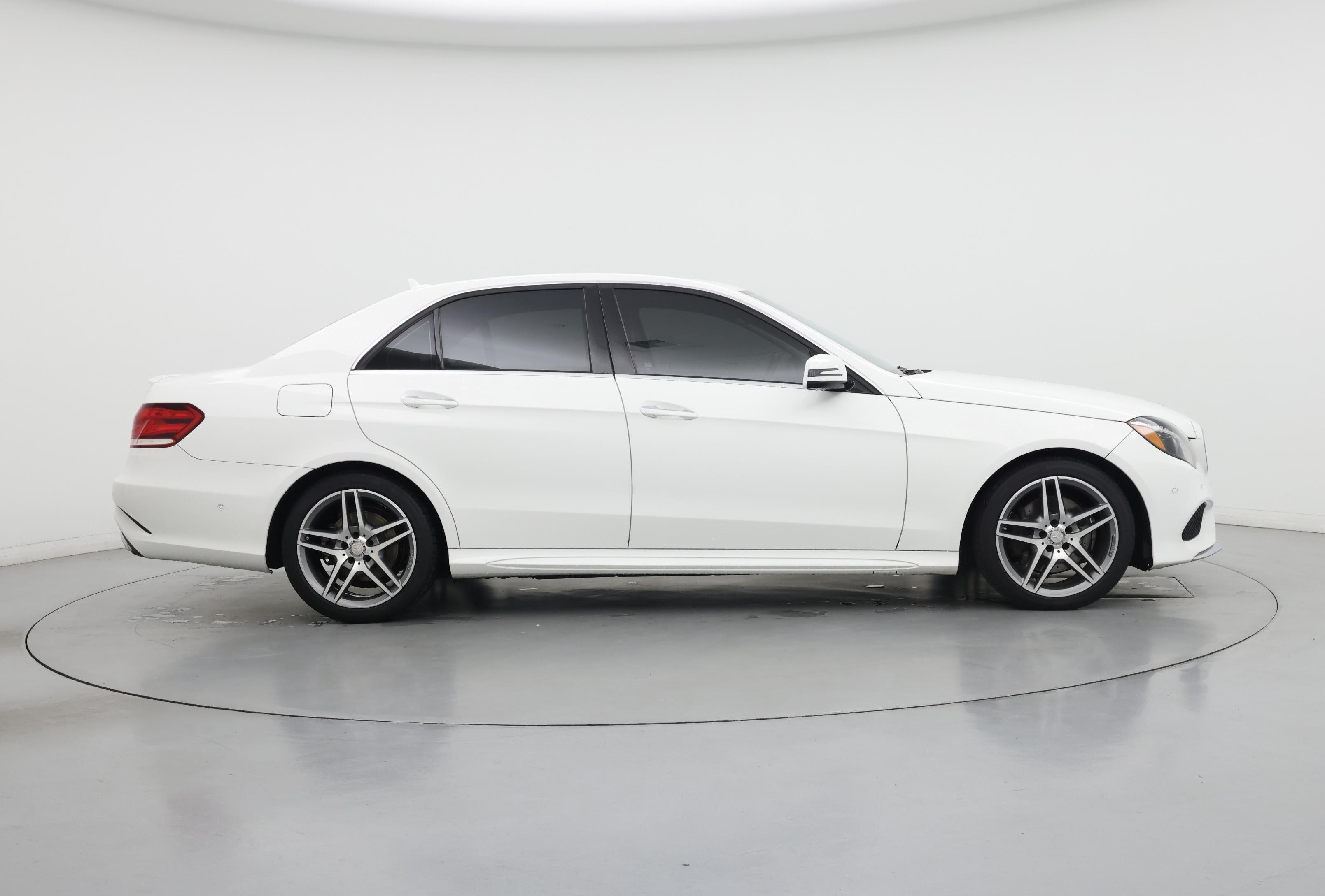 Thumbnail: 2016 Mercedes-Benz E-Class - 7