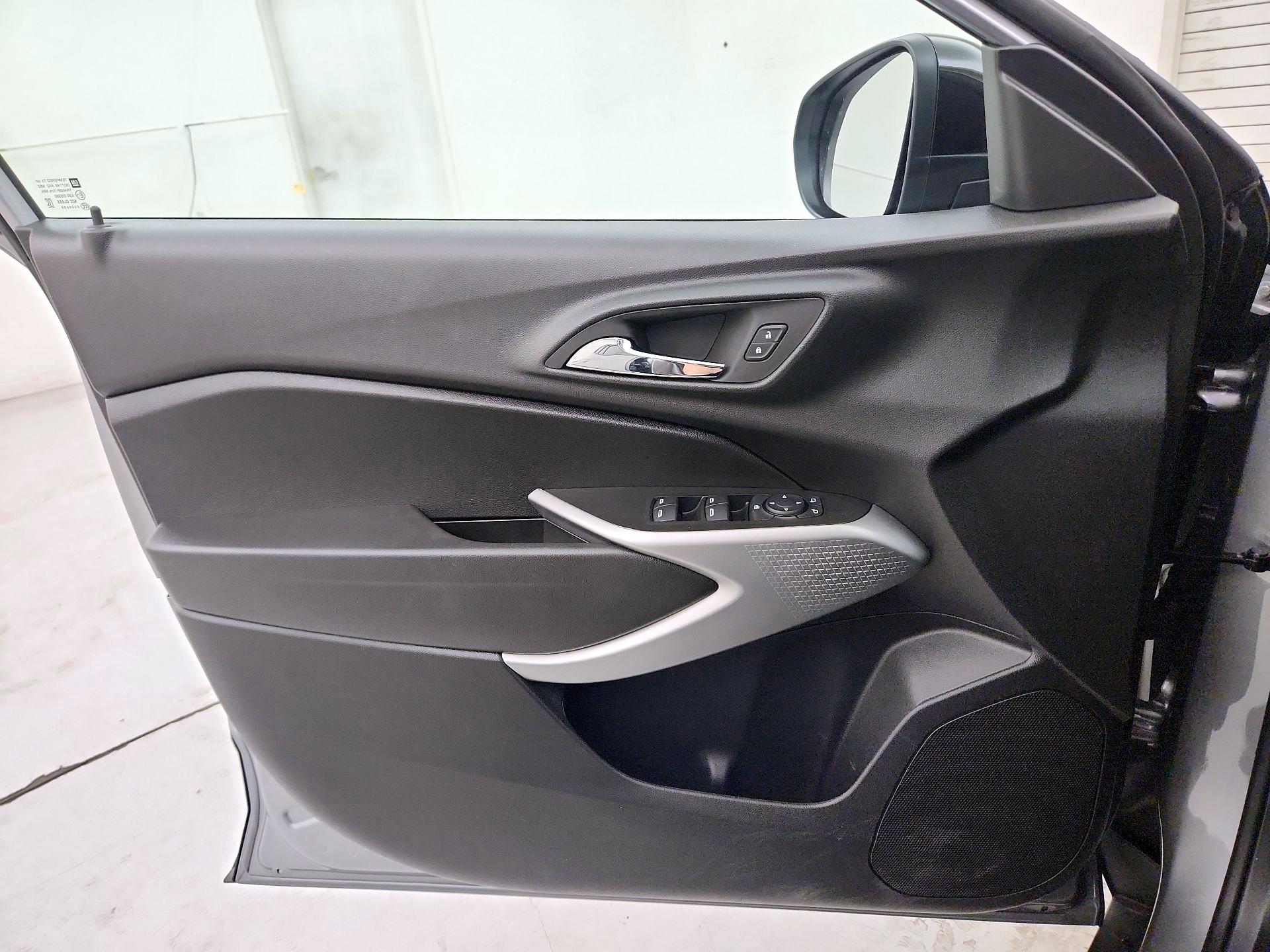 Thumbnail: 2026 Chevrolet Trax - 12