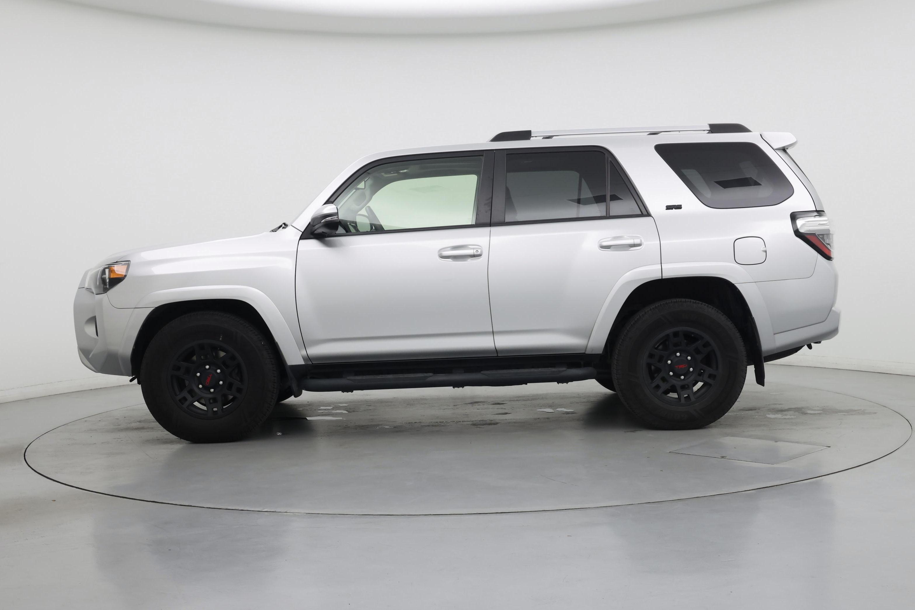 Thumbnail: 2022 Toyota 4Runner - 3