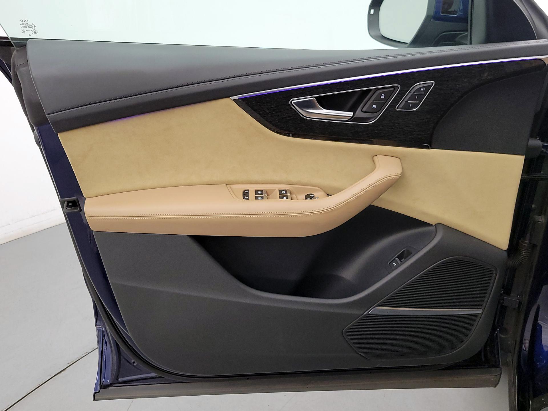 Thumbnail: 2021 Audi Q8 - 12