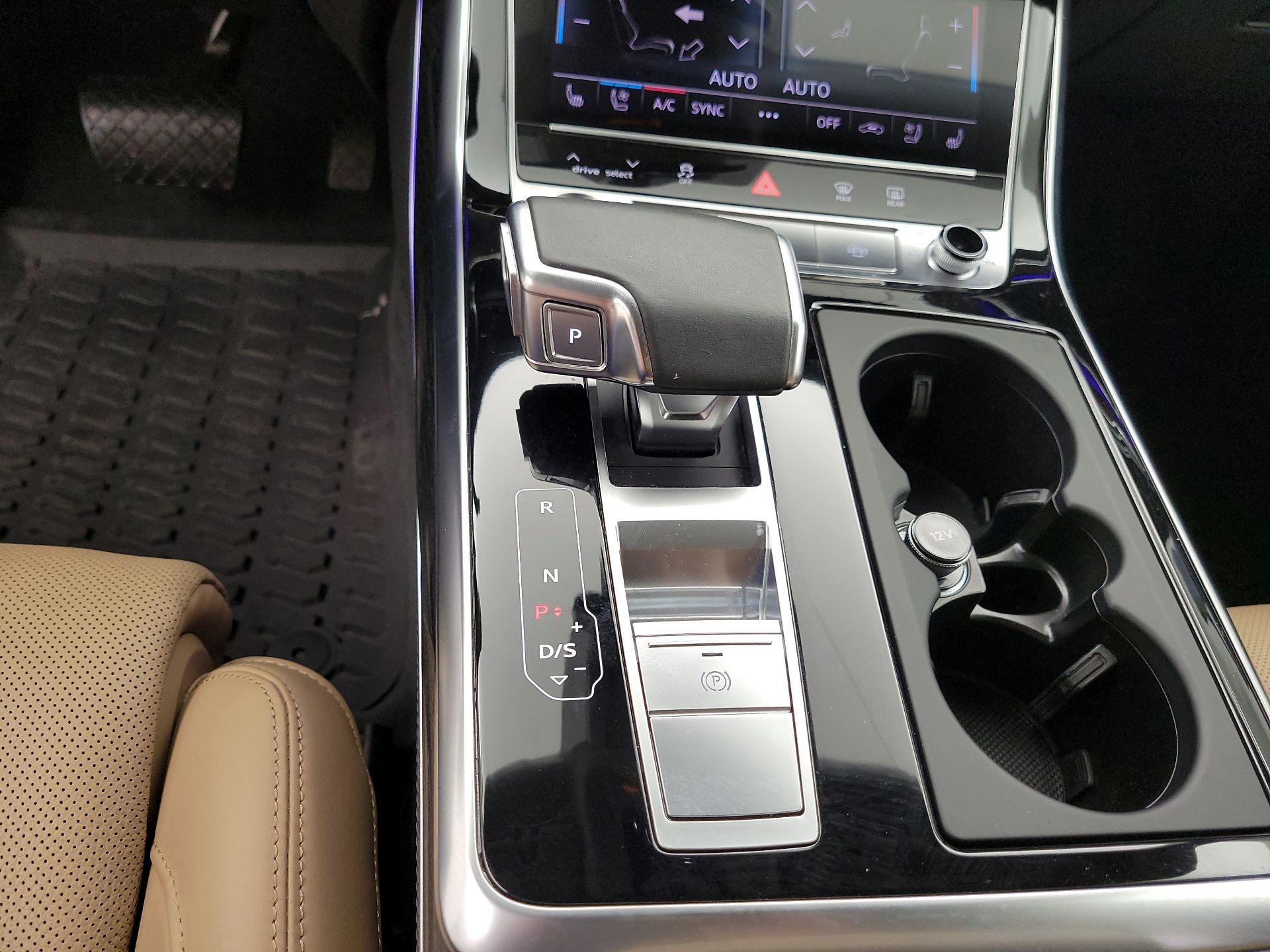 Thumbnail: 2021 Audi Q8 - 18