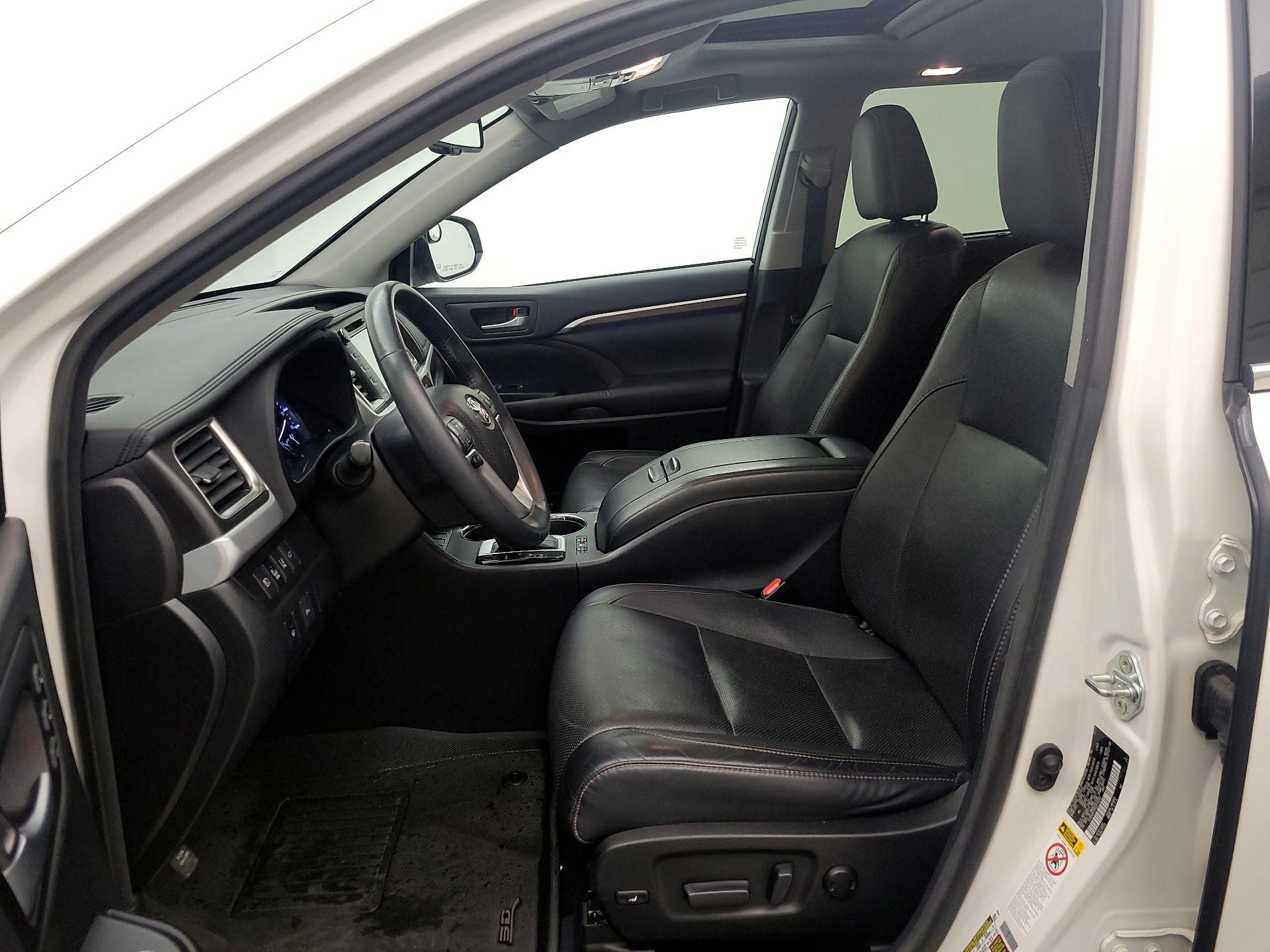 Thumbnail: 2016 Toyota Highlander - 11