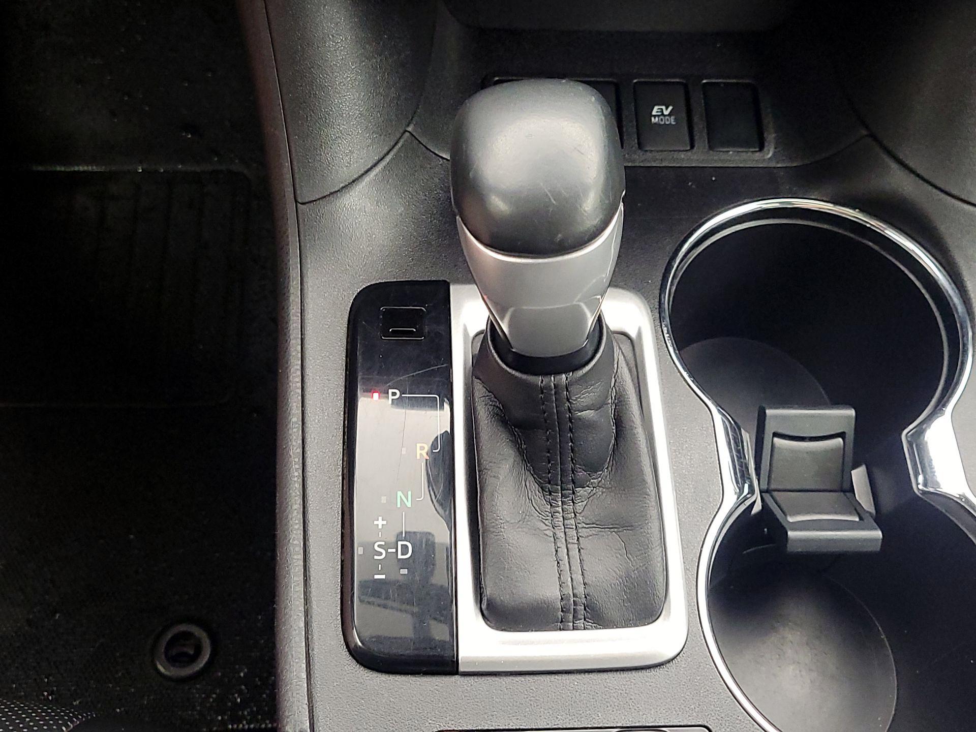 Thumbnail: 2016 Toyota Highlander - 18