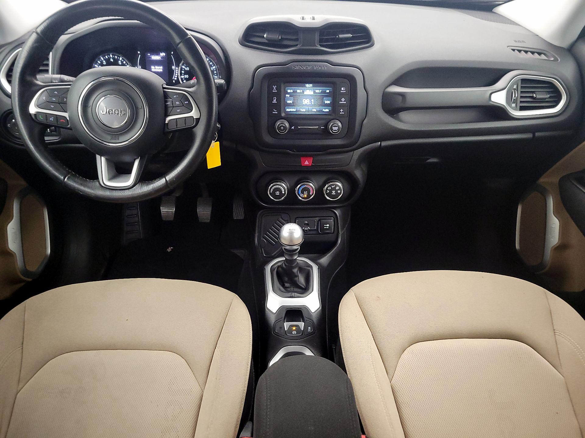 Thumbnail: 2016 Jeep Renegade - 9