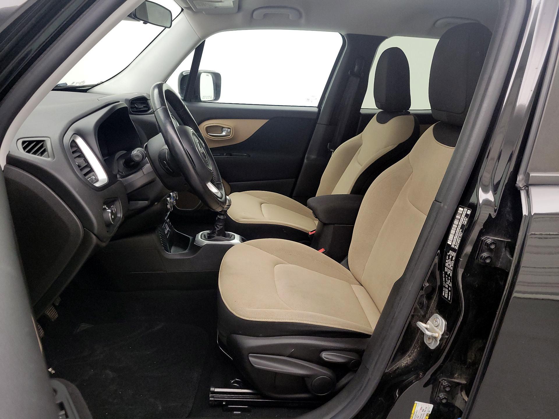 Thumbnail: 2016 Jeep Renegade - 11