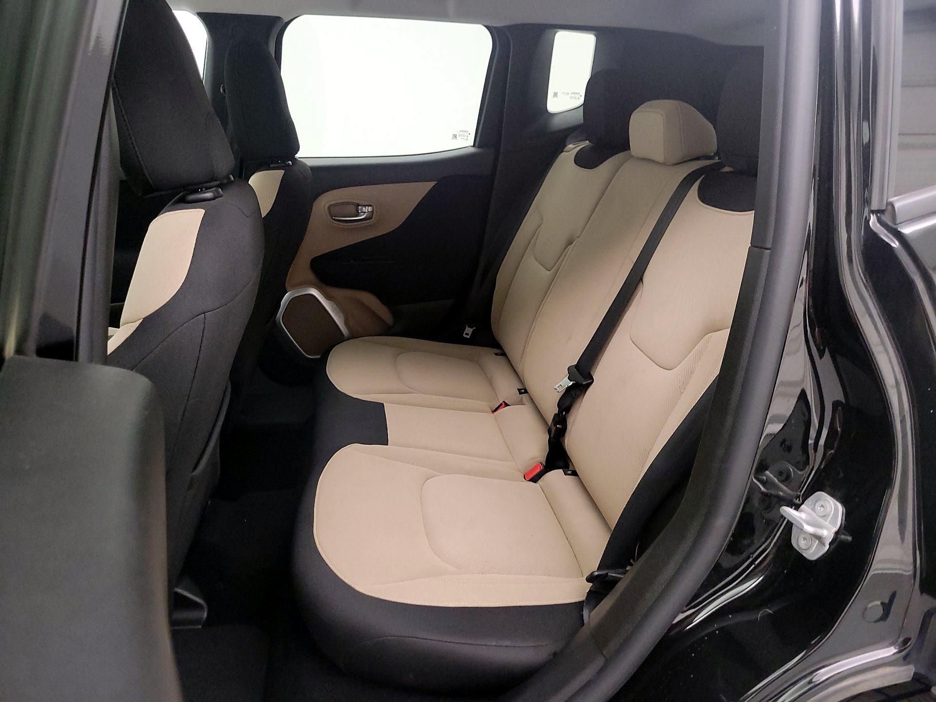 Thumbnail: 2016 Jeep Renegade - 19